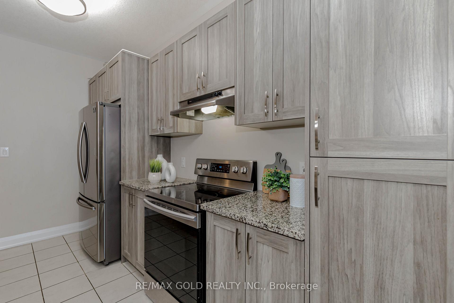 Photo 4 of 238 Sedgewood Street, Kitchener — HOMEH