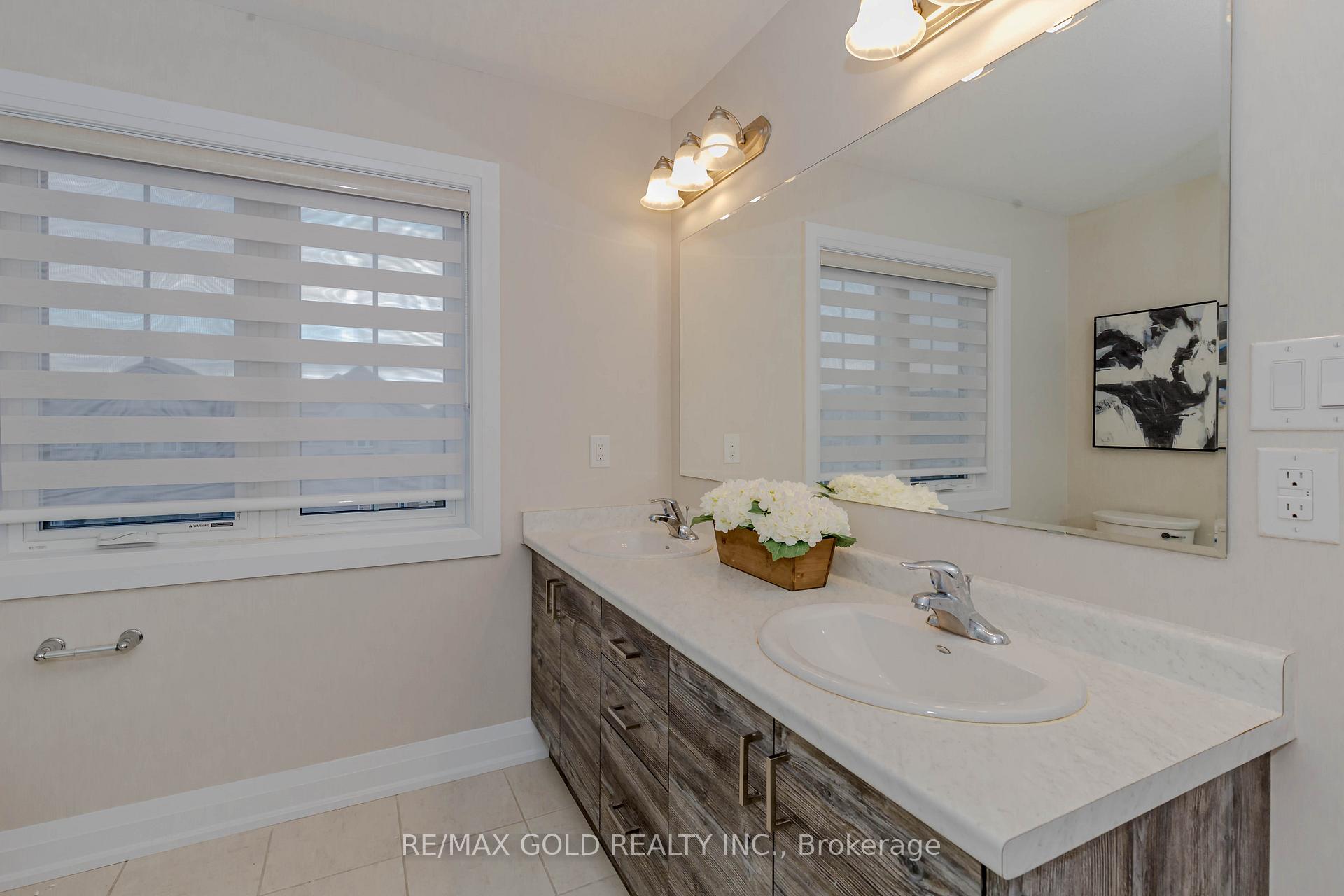Photo 5 of 238 Sedgewood Street, Kitchener — HOMEH