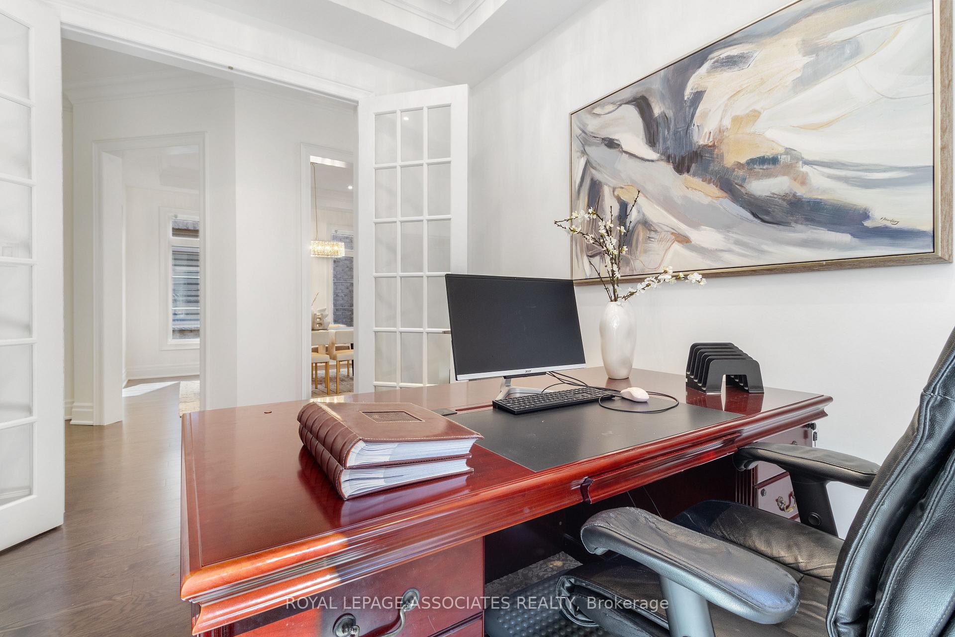 Photo 2 of 96 Torrey Pines Road, Vaughan, Kleinburg — HOMEH