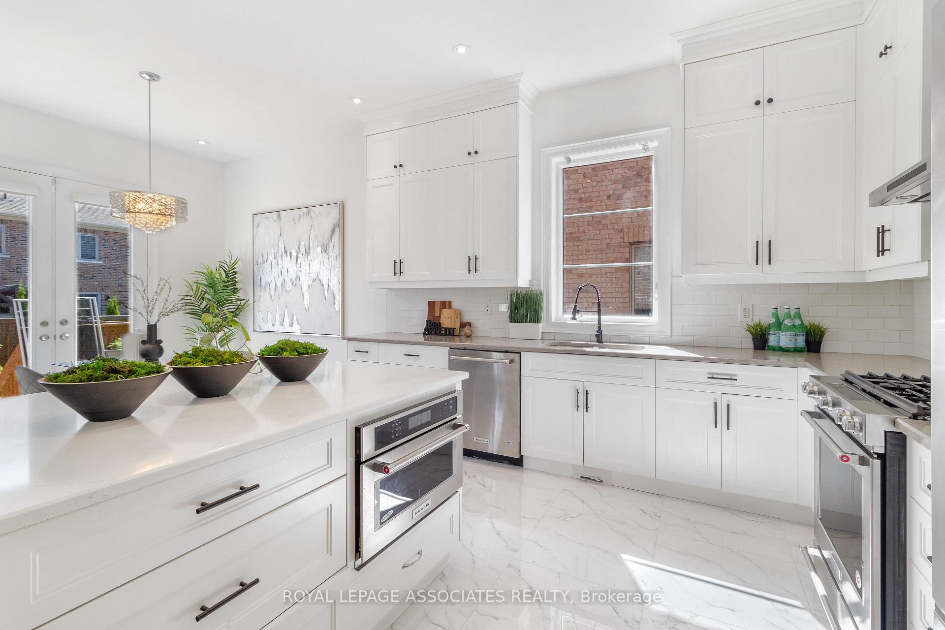Photo 17 of 96 Torrey Pines Road, Vaughan, Kleinburg — HOMEH