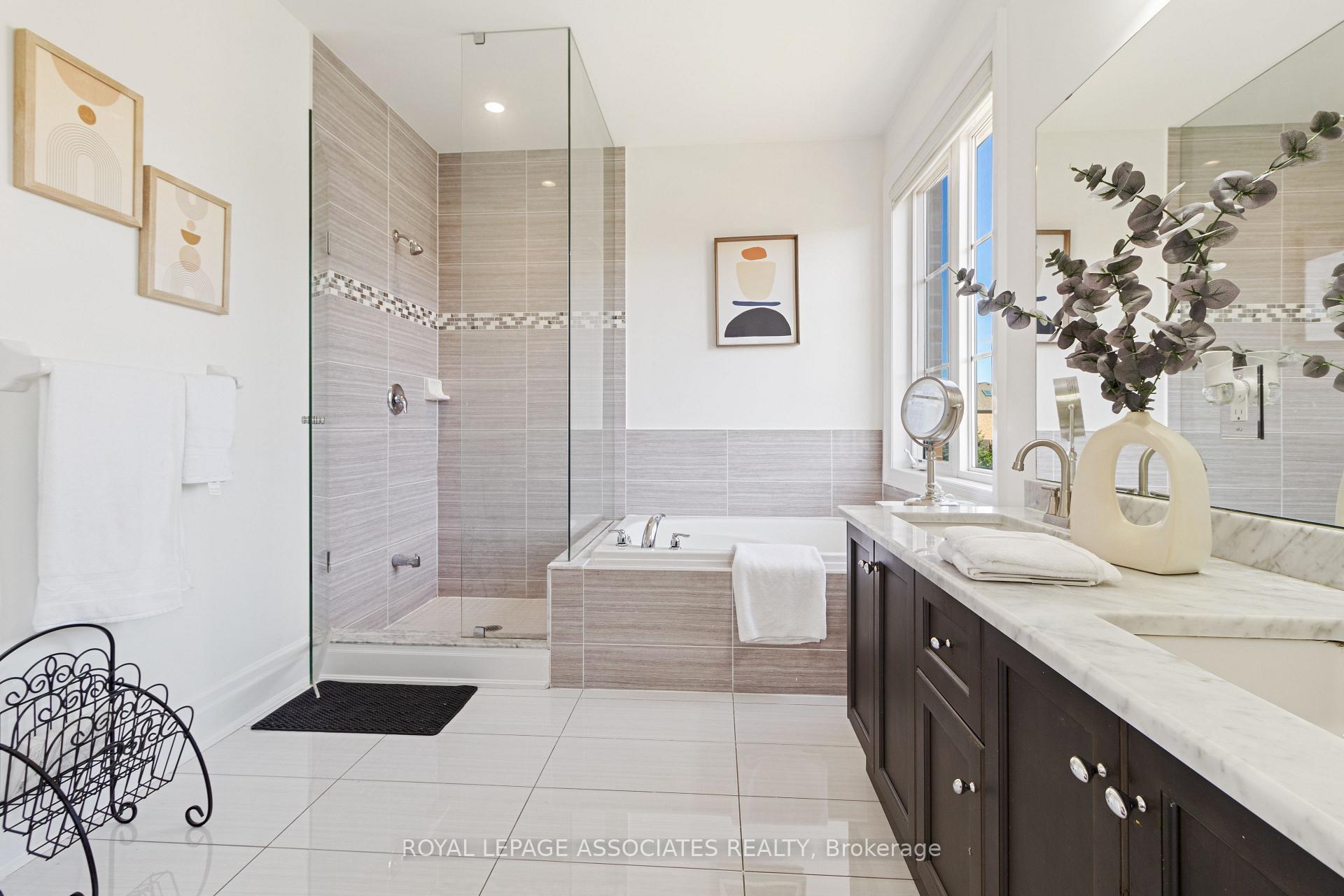 Photo 34 of 96 Torrey Pines Road, Vaughan, Kleinburg — HOMEH