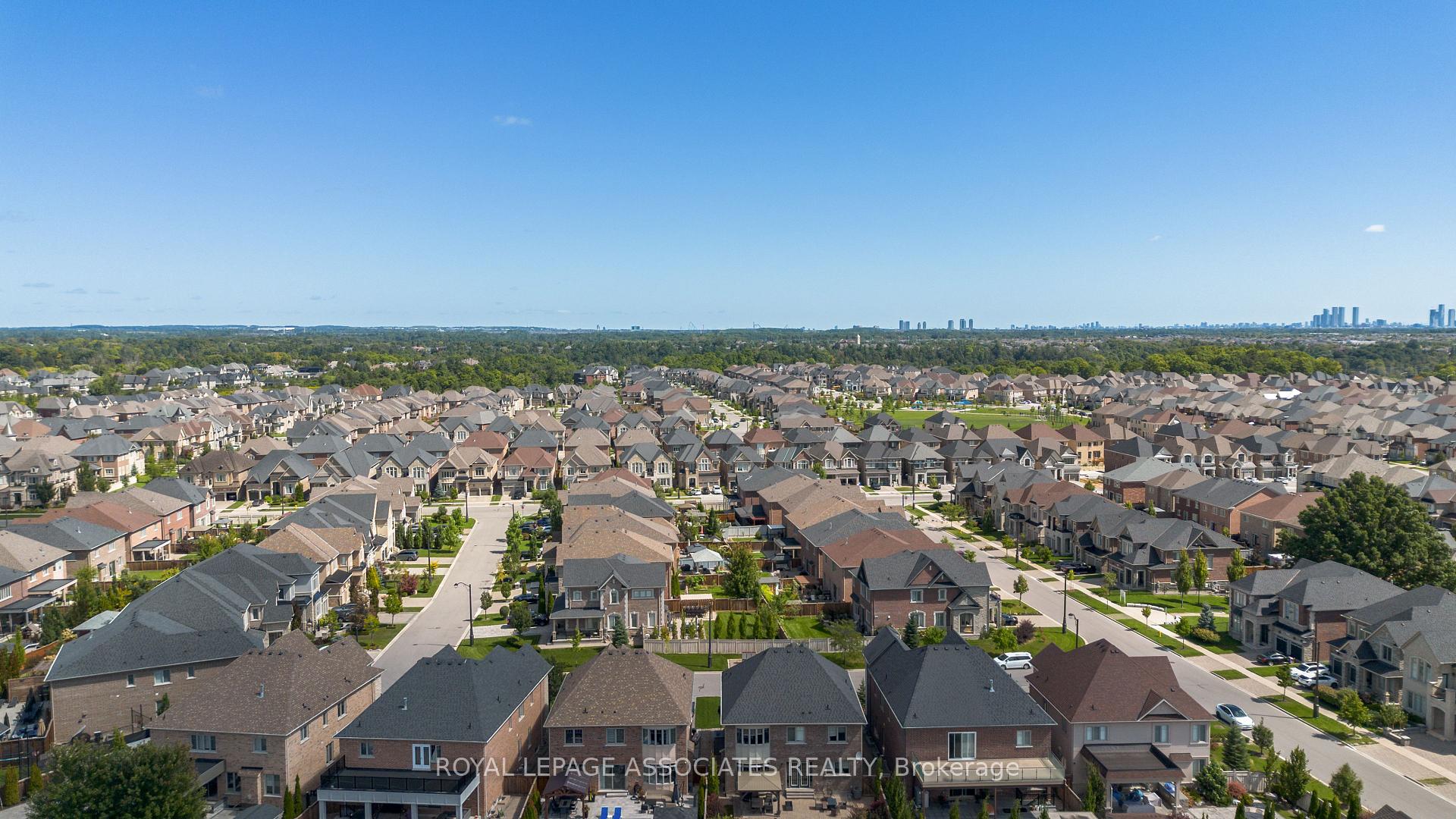 Photo 28 of 96 Torrey Pines Road, Vaughan, Kleinburg — HOMEH