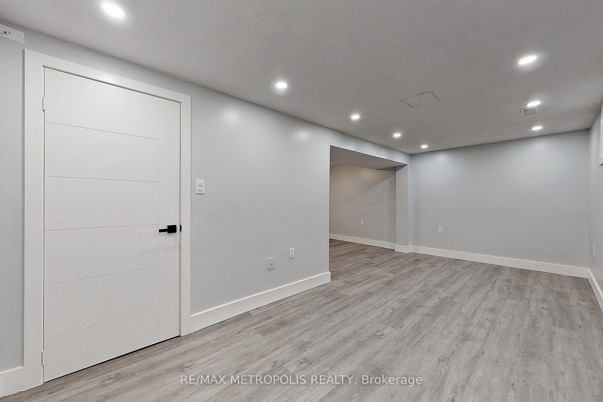 Photo 19 of 66 Shakespeare Crescent, Barrie, Letitia Heights — HOMEH