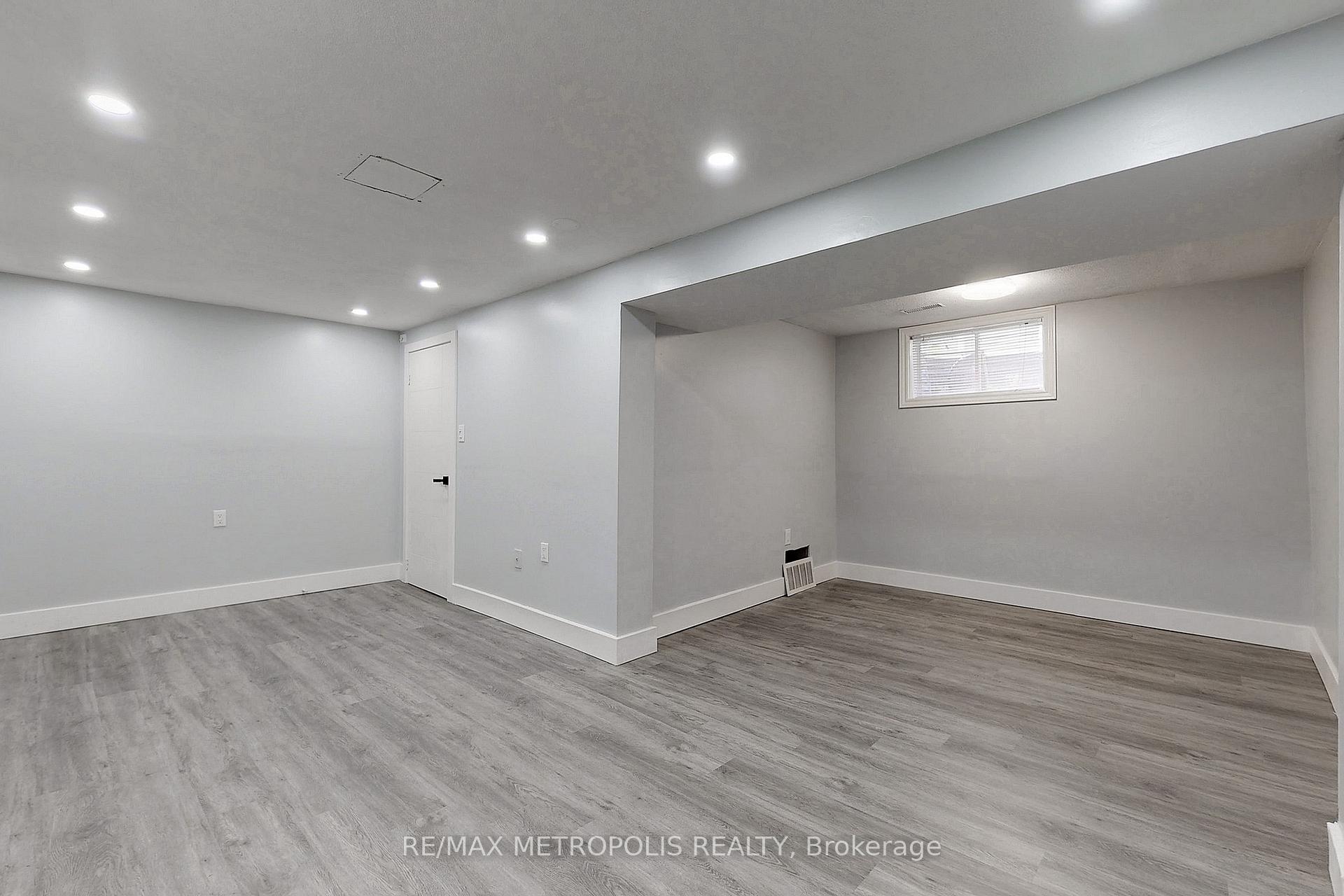 Photo 17 of 66 Shakespeare Crescent, Barrie, Letitia Heights — HOMEH