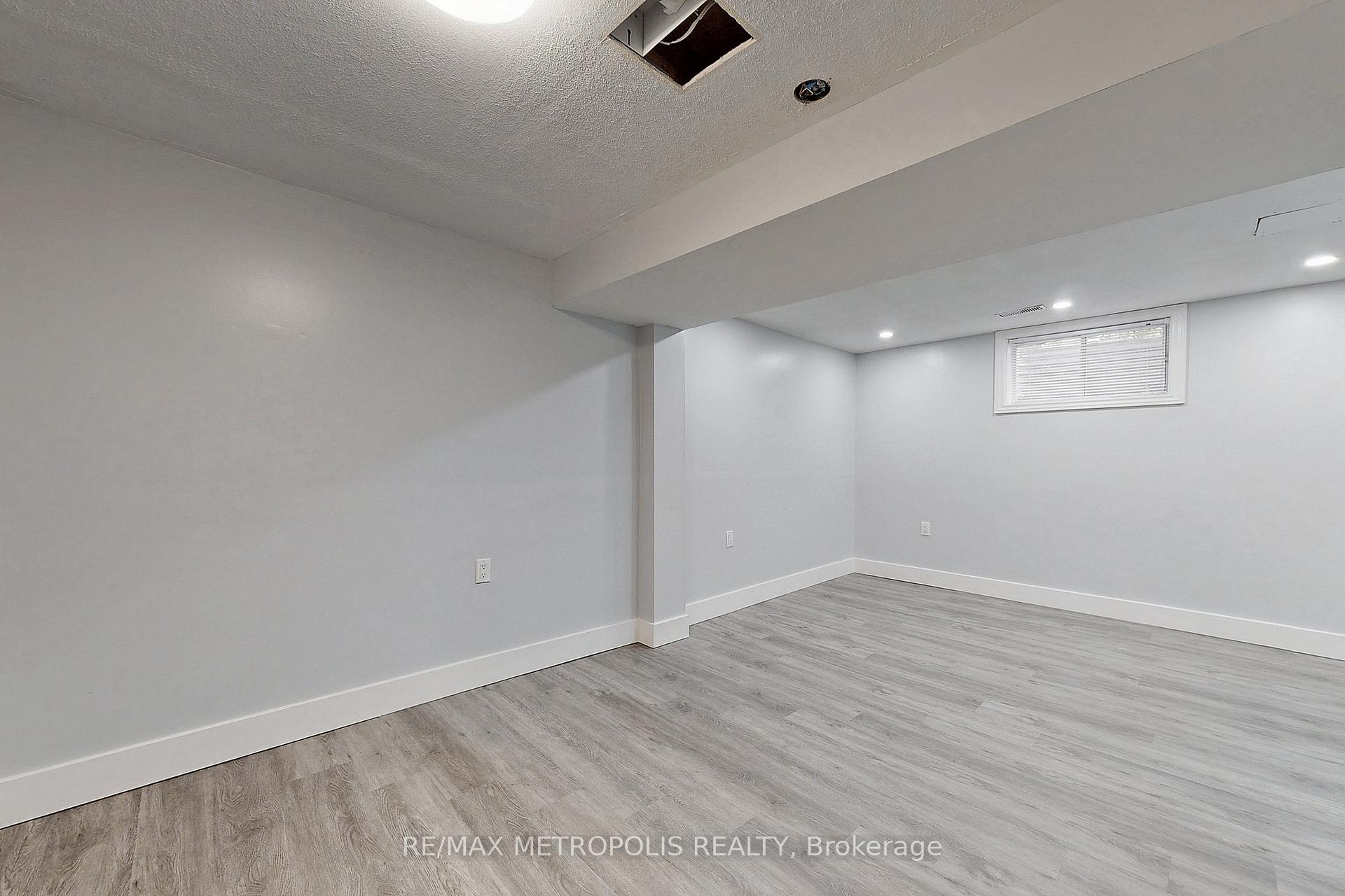 Photo 26 of 66 Shakespeare Crescent, Barrie, Letitia Heights — HOMEH