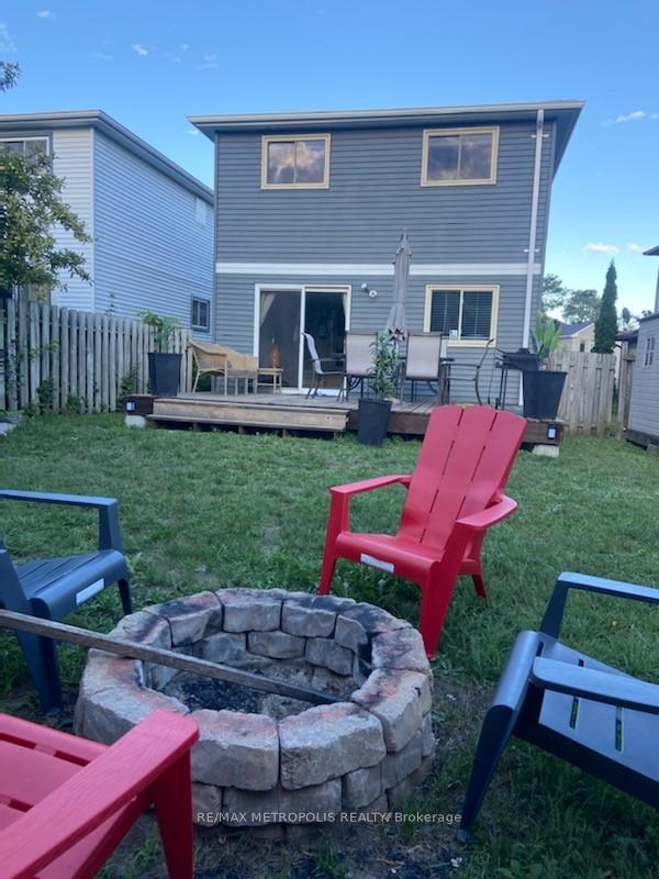 Photo 20 of 66 Shakespeare Crescent, Barrie, Letitia Heights — HOMEH