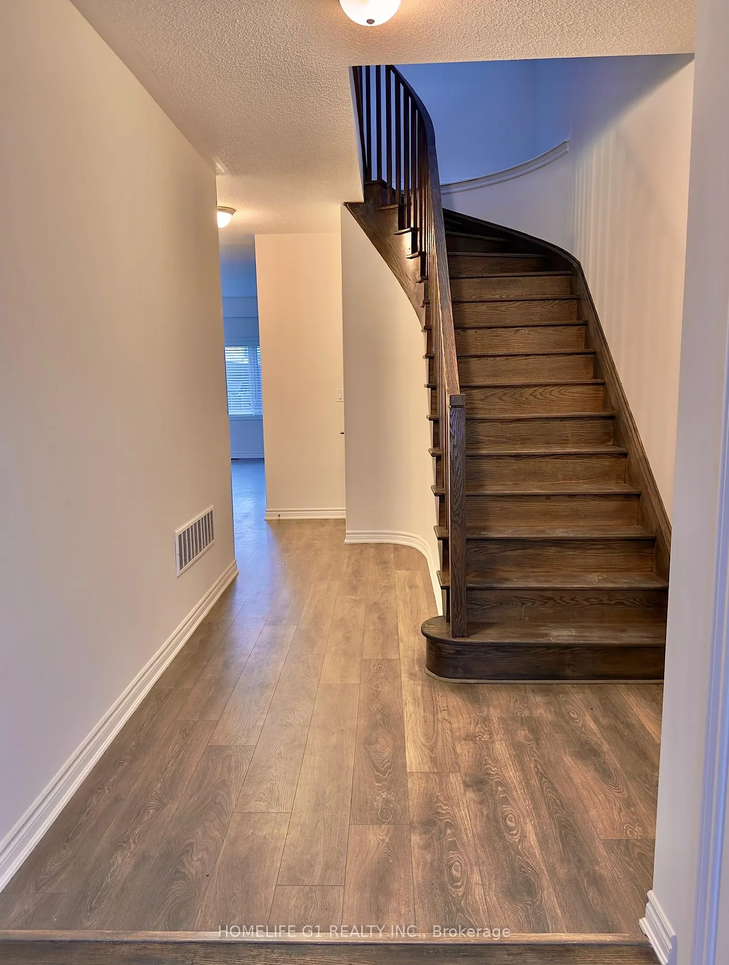 Photo 9 of 51 Sapphire Way, Thorold, Rolling Meadows — HOMEH