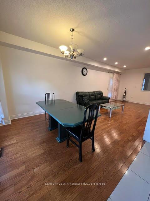 Photo 4 of 53 Avenida Street, Markham, Middlefield — HOMEH