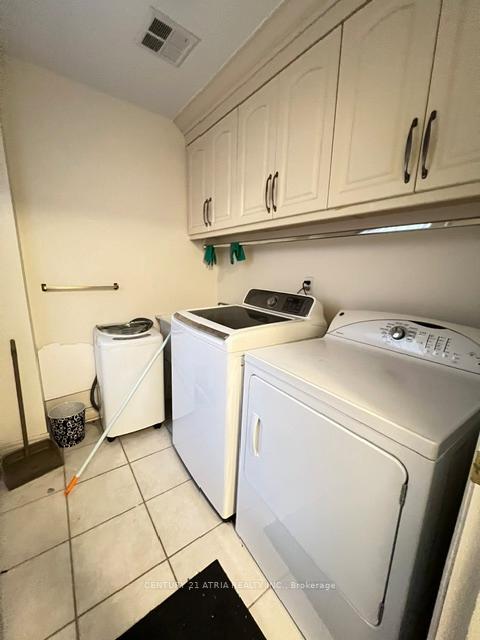 Photo 3 of 53 Avenida Street, Markham, Middlefield — HOMEH