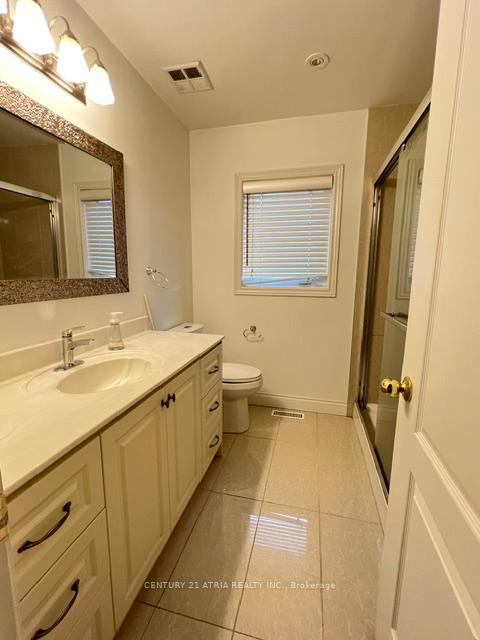 Photo 8 of 53 Avenida Street, Markham, Middlefield — HOMEH