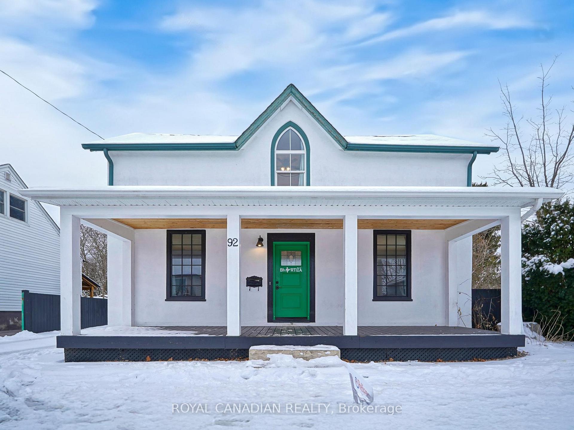 Front of 92 Nassau Street W