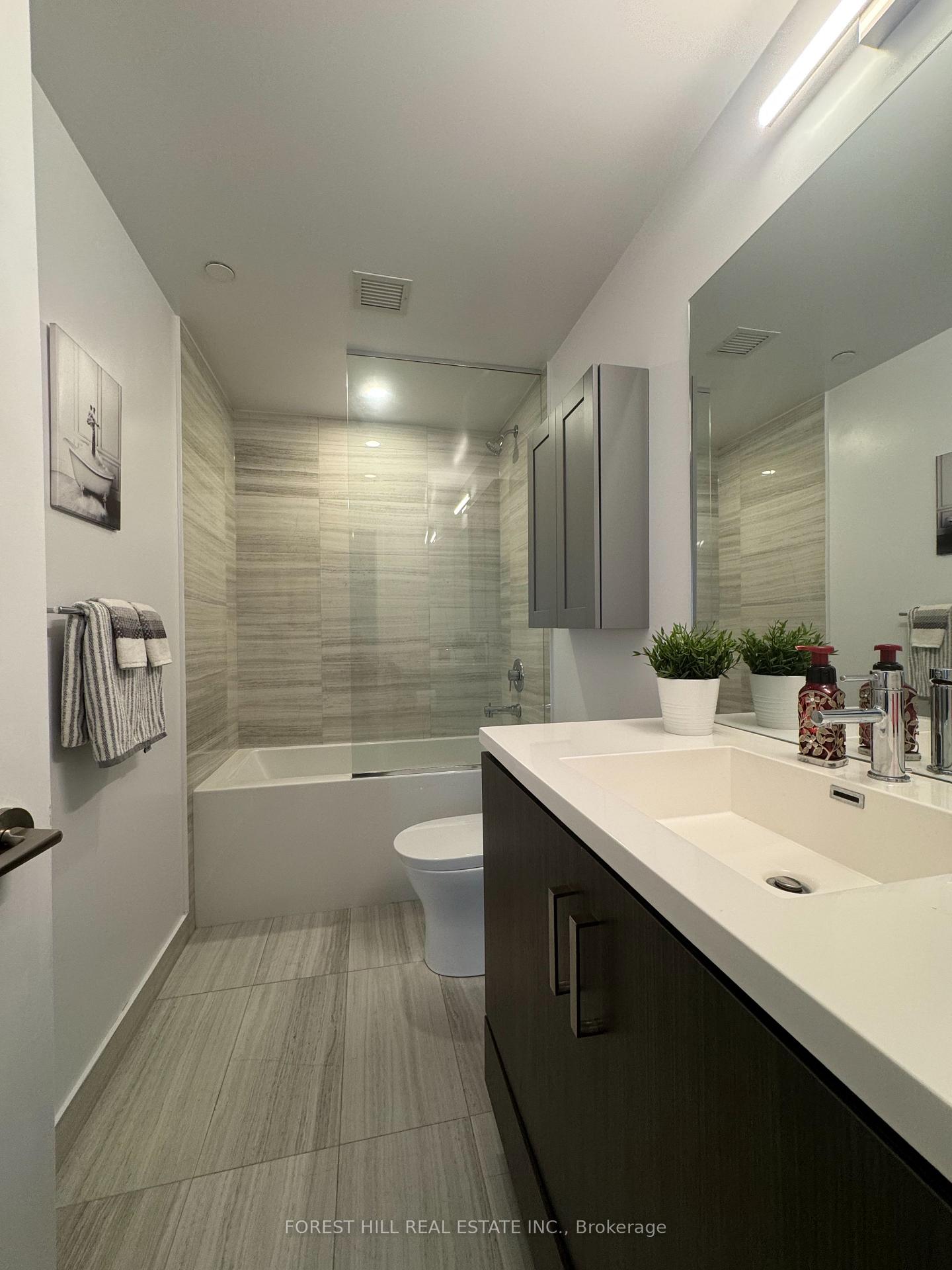 Photo 11 of Unit 1610, 38 Honeycrisp Crescent, Vaughan, Concord — HOMEH
