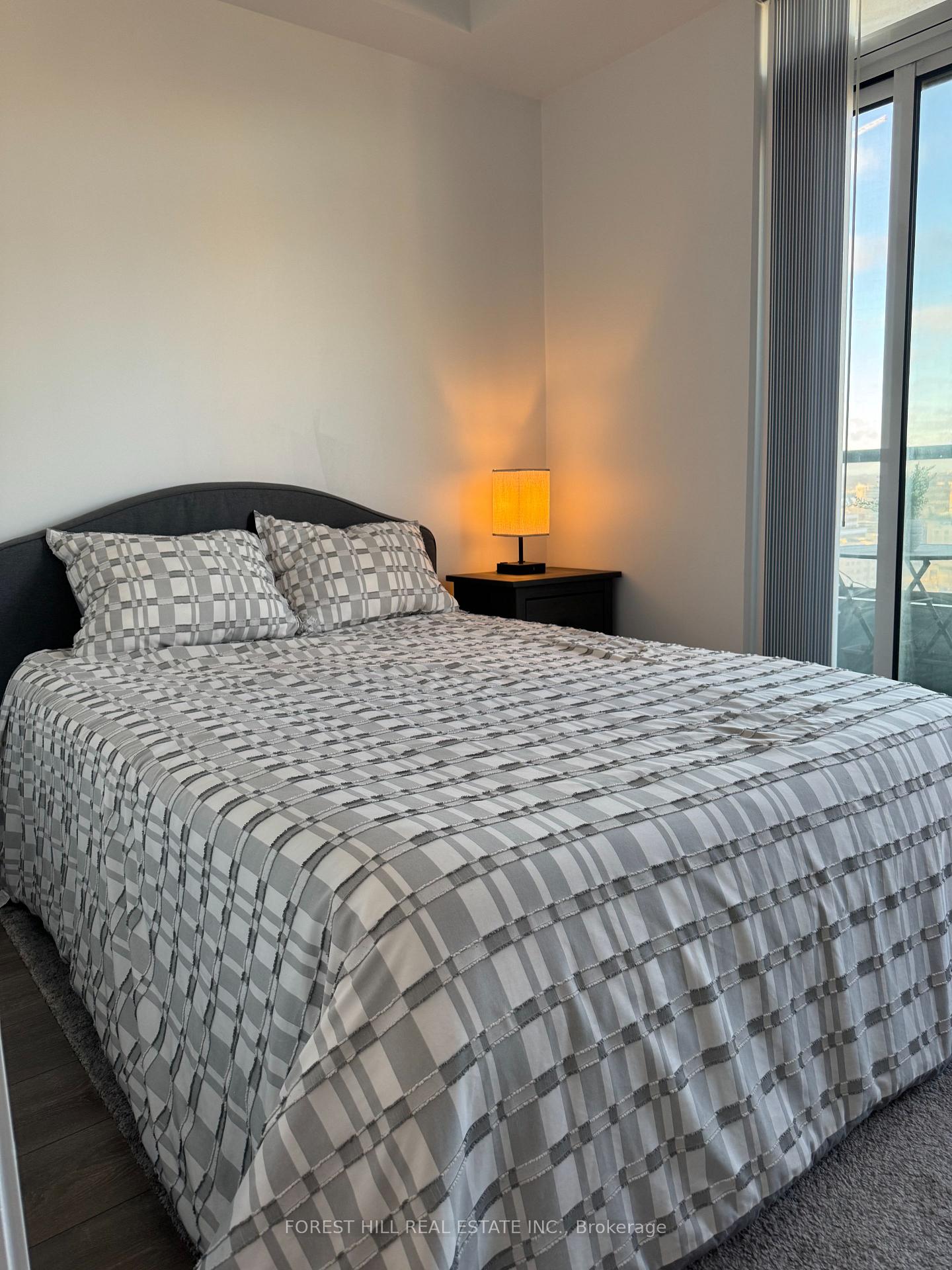 Photo 16 of Unit 1610, 38 Honeycrisp Crescent, Vaughan, Concord — HOMEH
