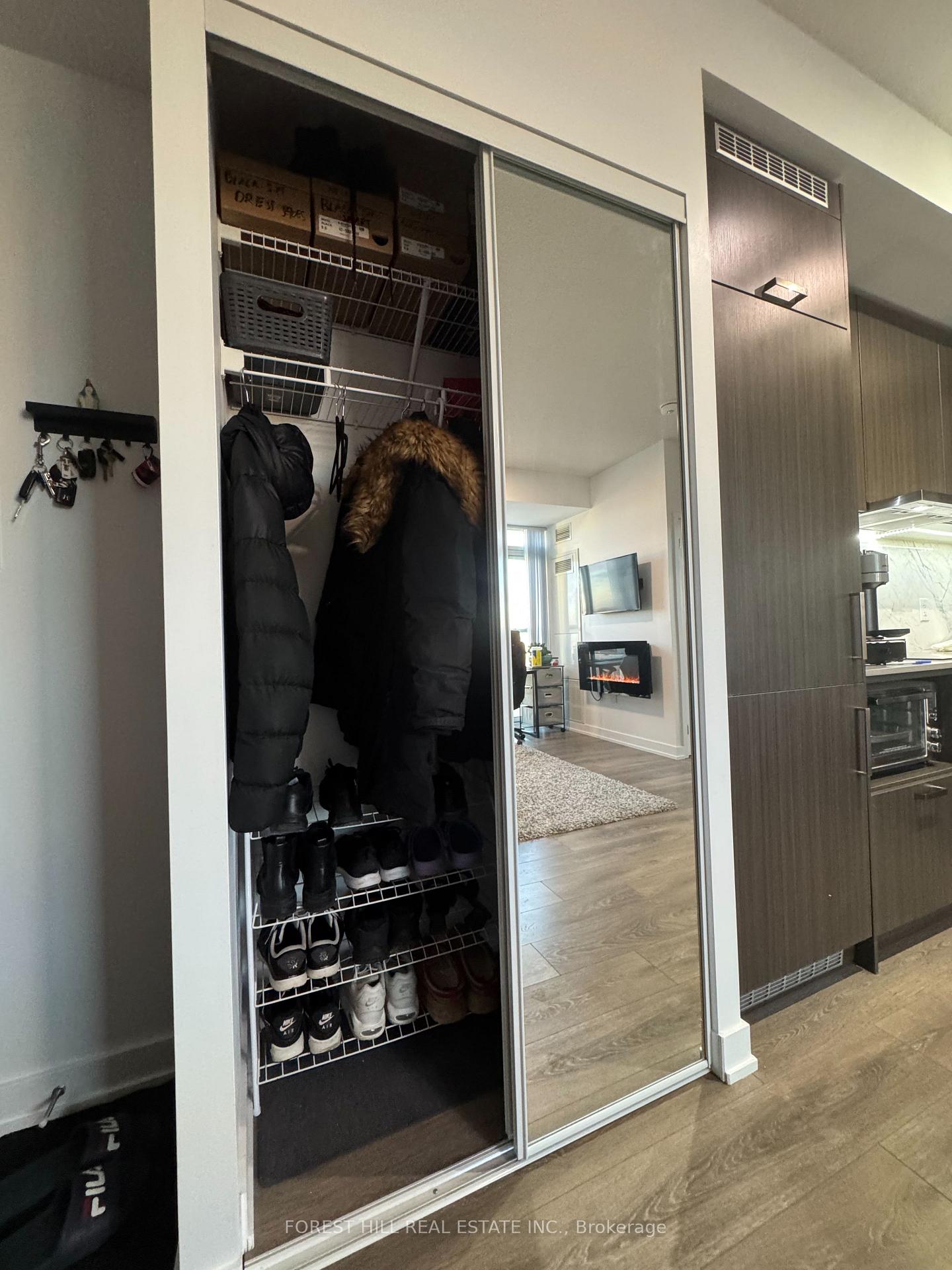 Photo 10 of Unit 1610, 38 Honeycrisp Crescent, Vaughan, Concord — HOMEH