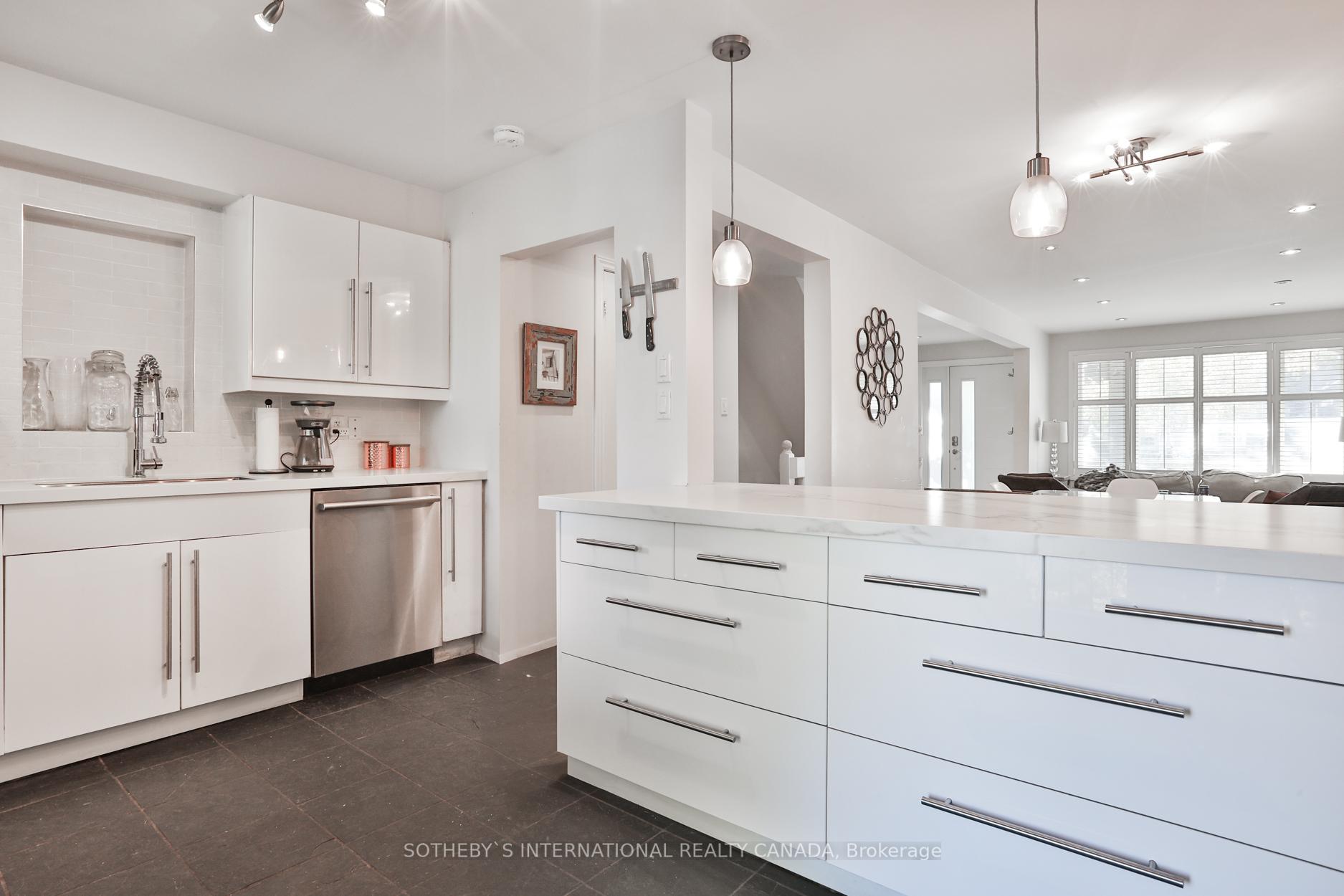 Photo 19 of 38 Belvidere Avenue, Toronto, Oakwood Village — HOMEH