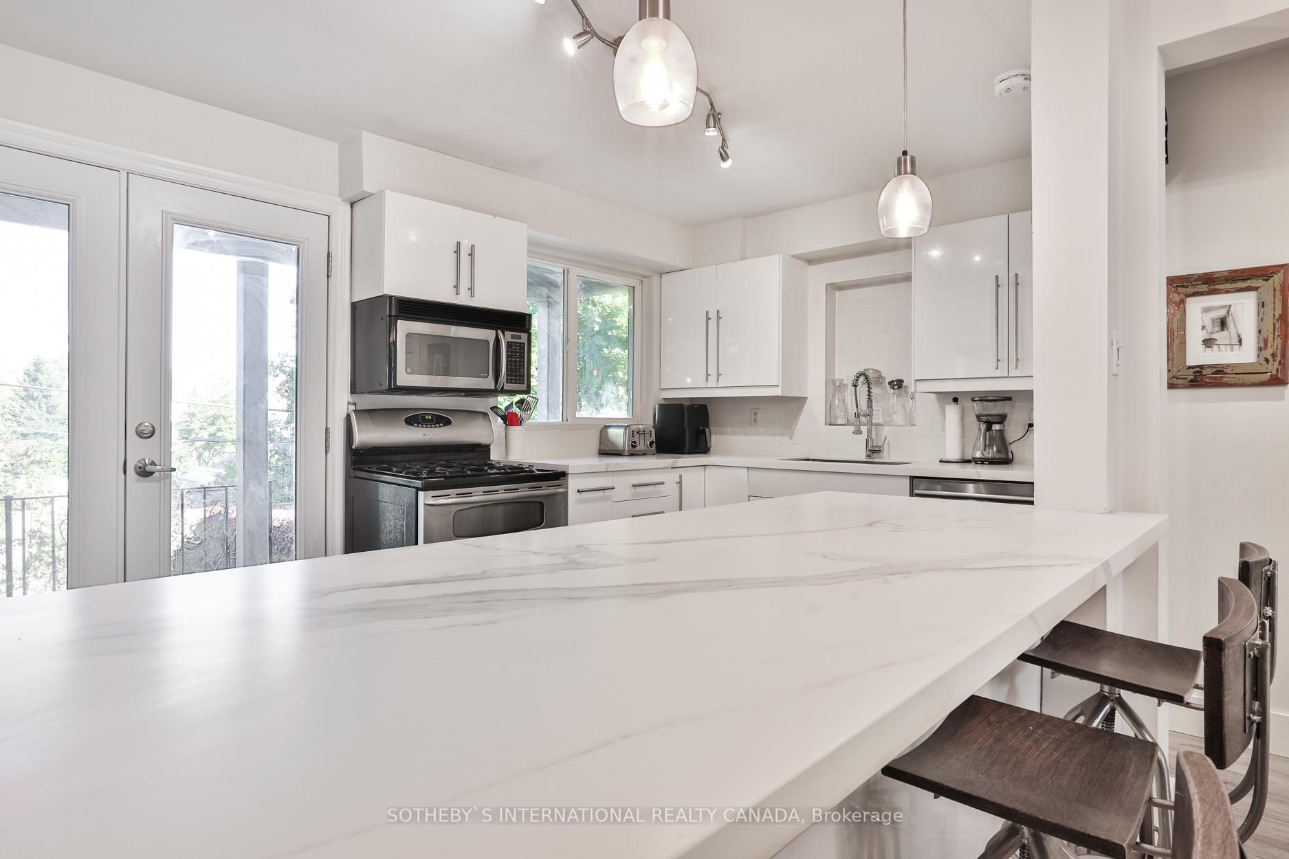 Photo 5 of 38 Belvidere Avenue, Toronto, Oakwood Village — HOMEH