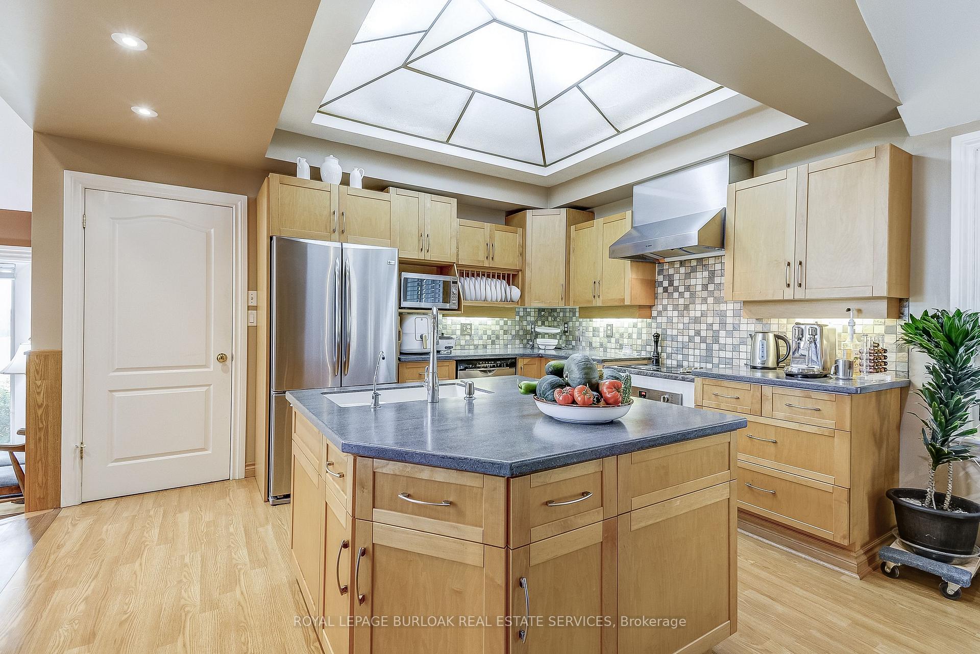 Photo 4 of 2425 Hespeler Road, Cambridge — HOMEH
