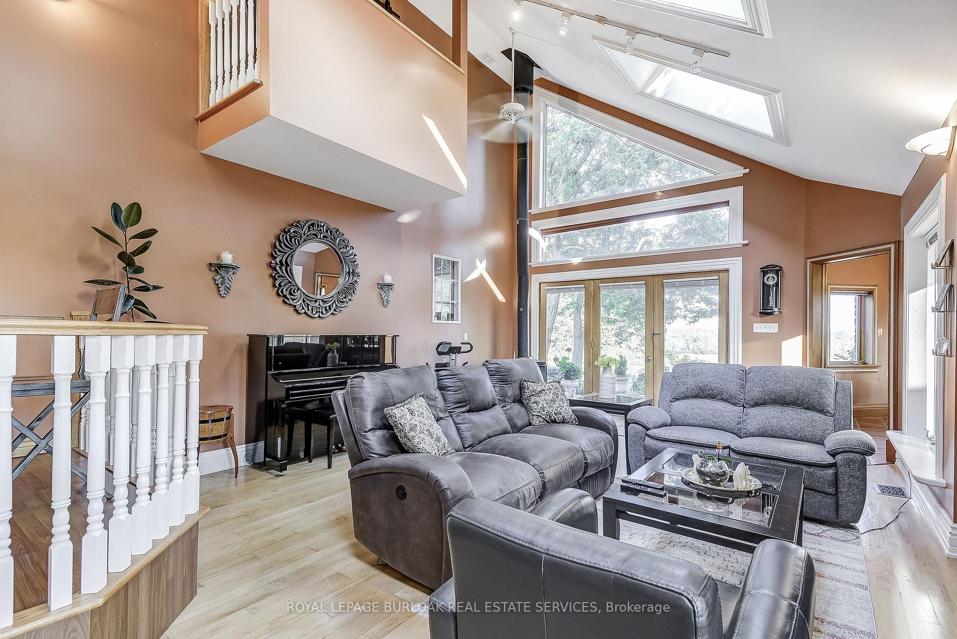 Photo 24 of 2425 Hespeler Road, Cambridge — HOMEH