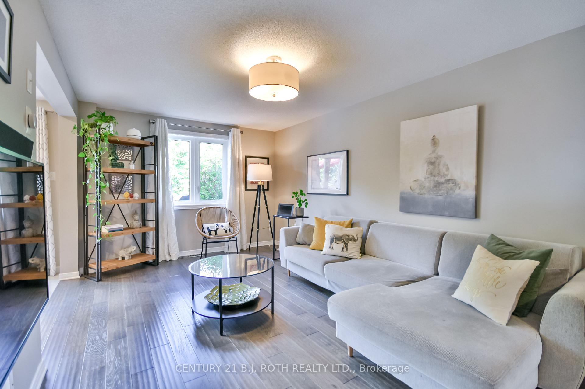 Photo 3 of 32 Goodwin Drive, Barrie, Painswick South — HOMEH