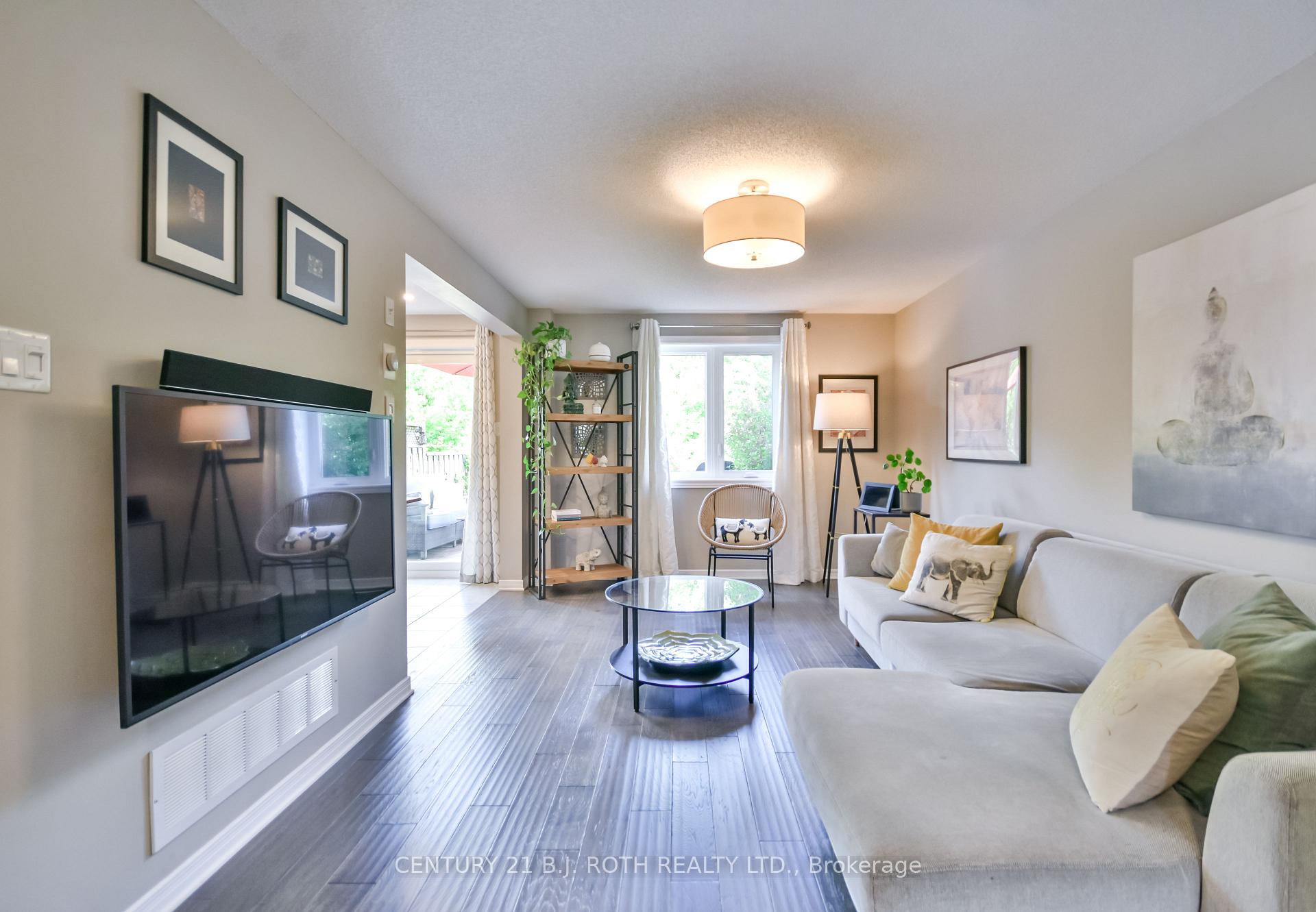 Photo 4 of 32 Goodwin Drive, Barrie, Painswick South — HOMEH