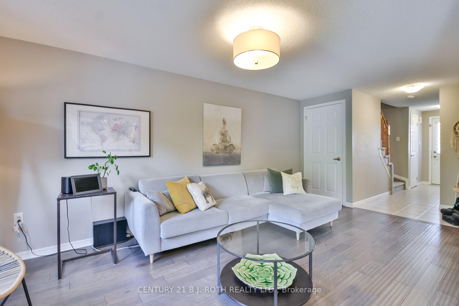 Photo 5 of 32 Goodwin Drive, Barrie, Painswick South — HOMEH