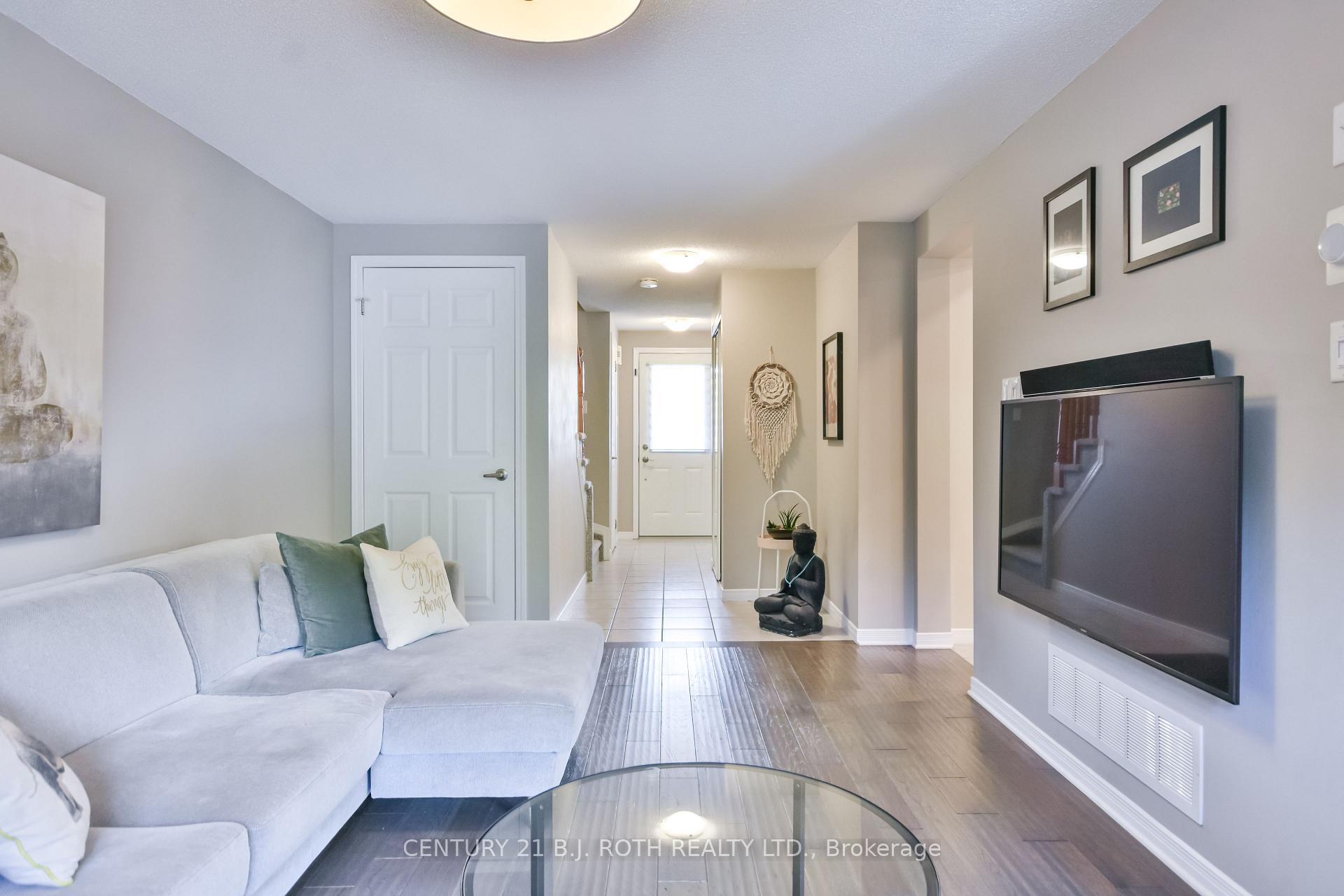 Photo 6 of 32 Goodwin Drive, Barrie, Painswick South — HOMEH