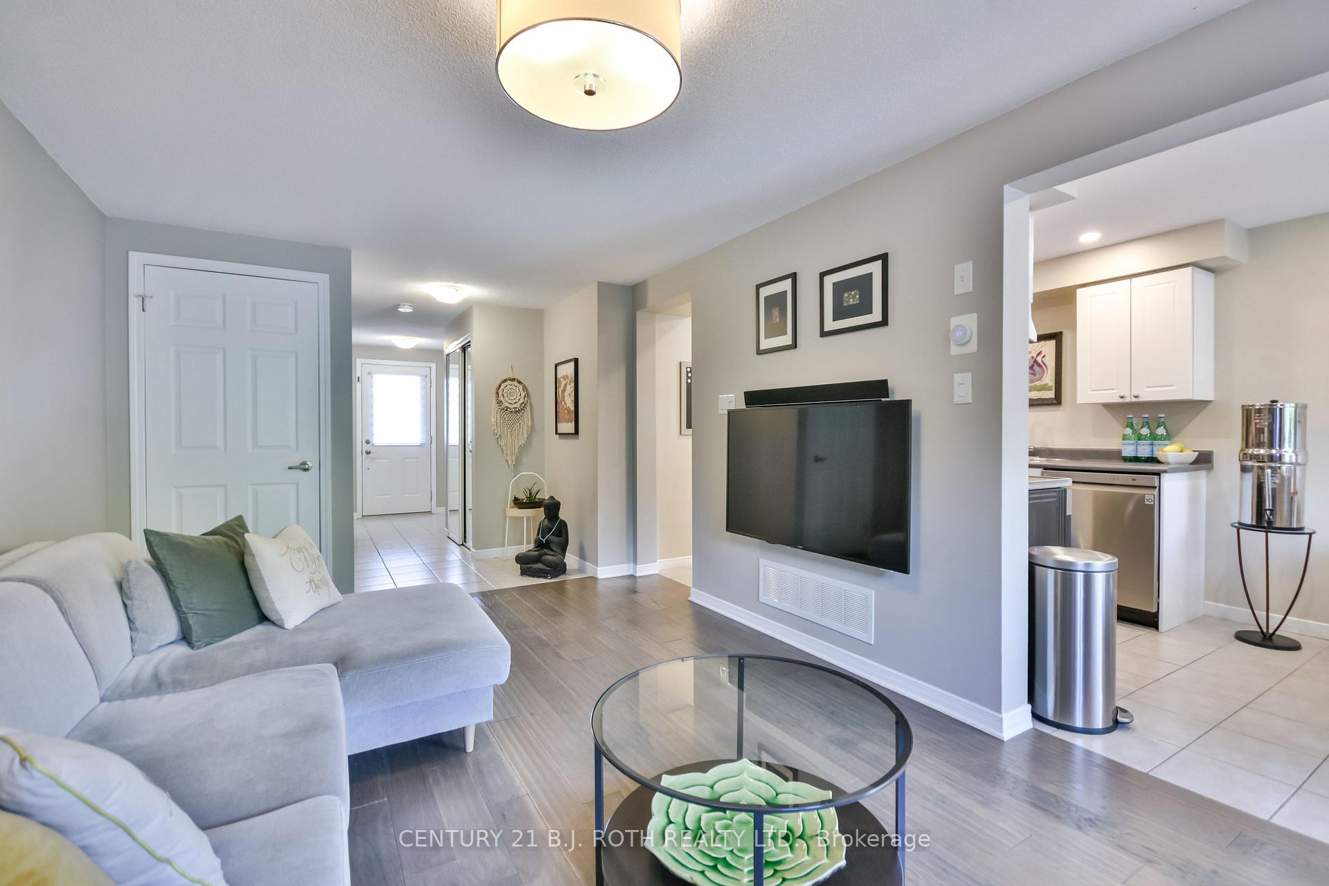 Photo 7 of 32 Goodwin Drive, Barrie, Painswick South — HOMEH