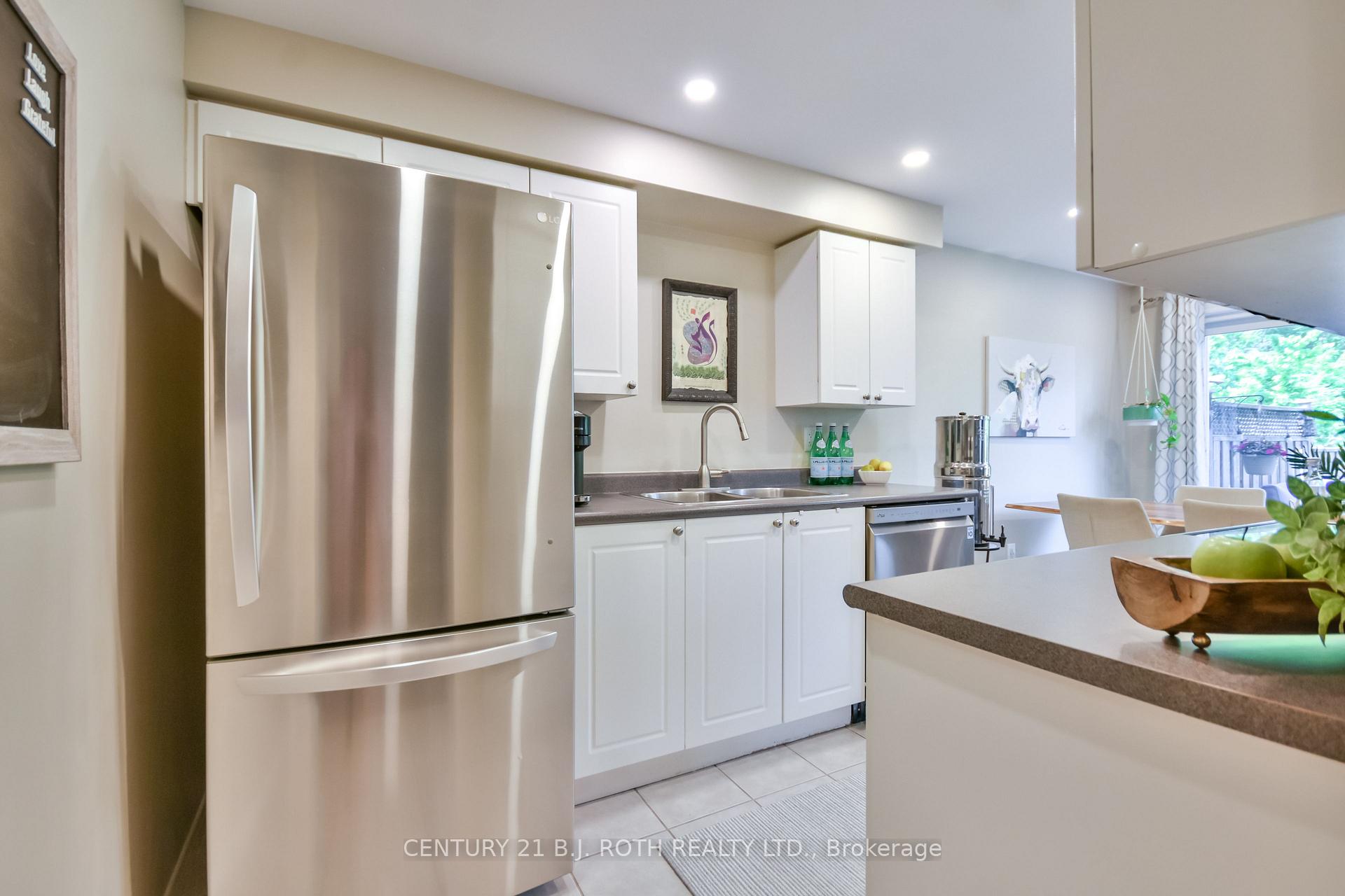 Photo 9 of 32 Goodwin Drive, Barrie, Painswick South — HOMEH