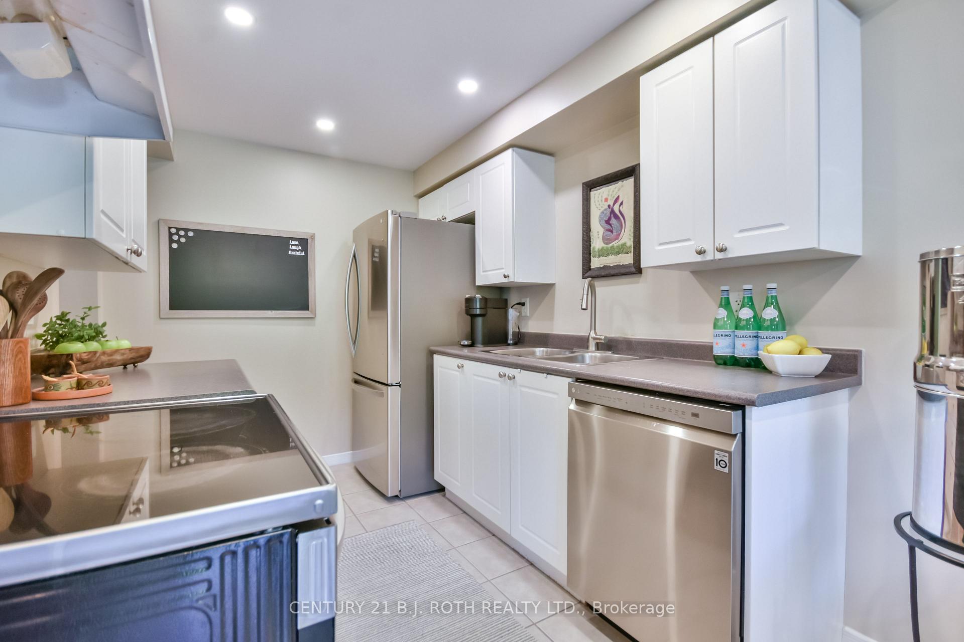 Photo 10 of 32 Goodwin Drive, Barrie, Painswick South — HOMEH