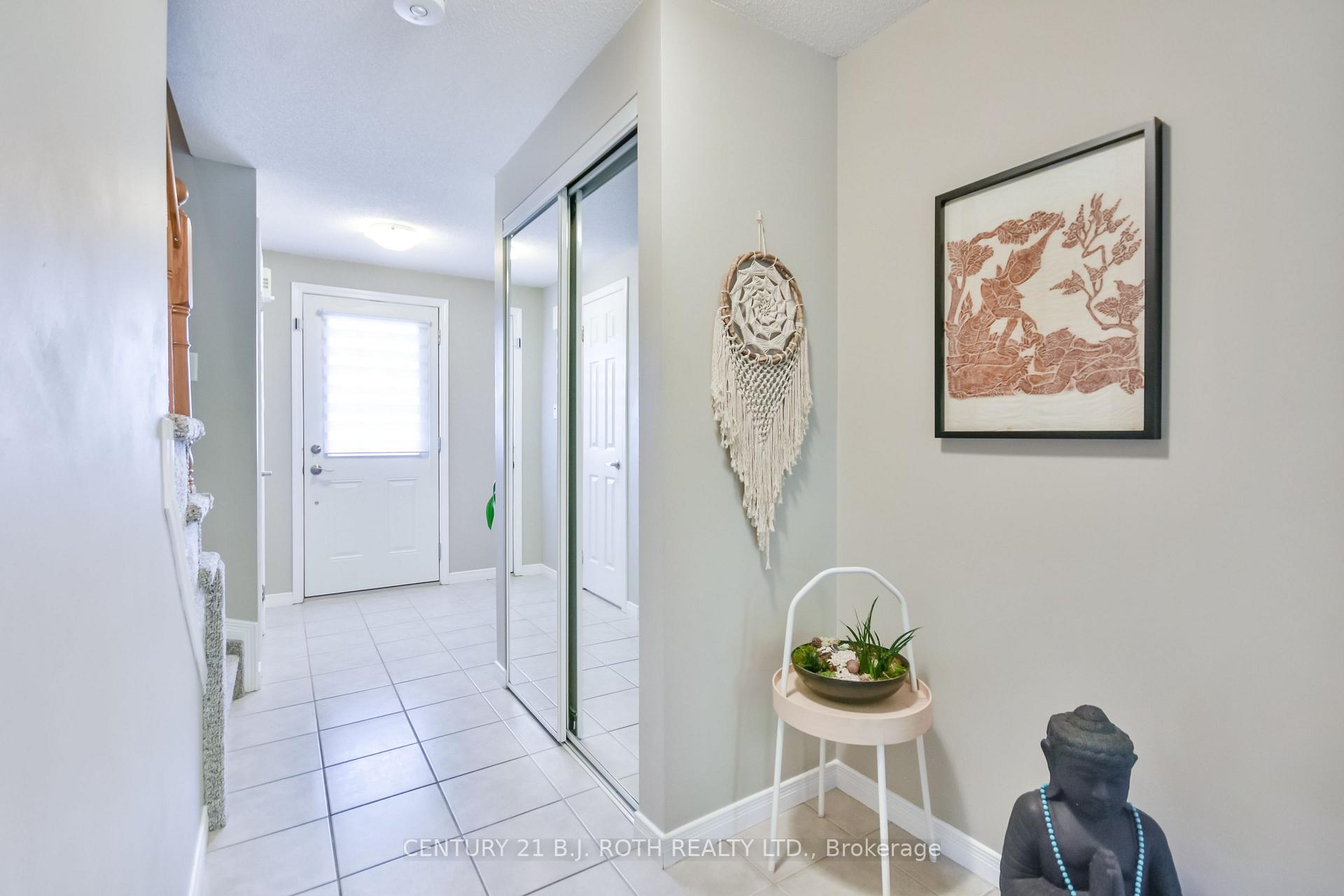 Photo 14 of 32 Goodwin Drive, Barrie, Painswick South — HOMEH