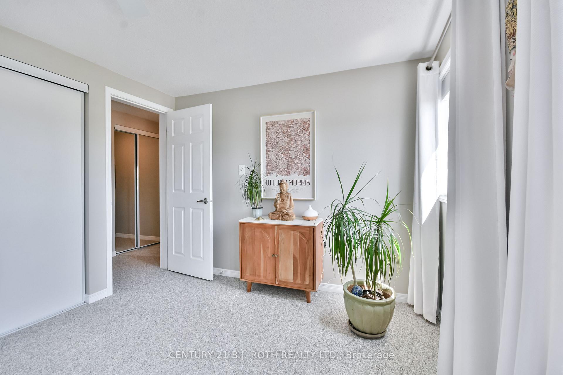 Photo 17 of 32 Goodwin Drive, Barrie, Painswick South — HOMEH