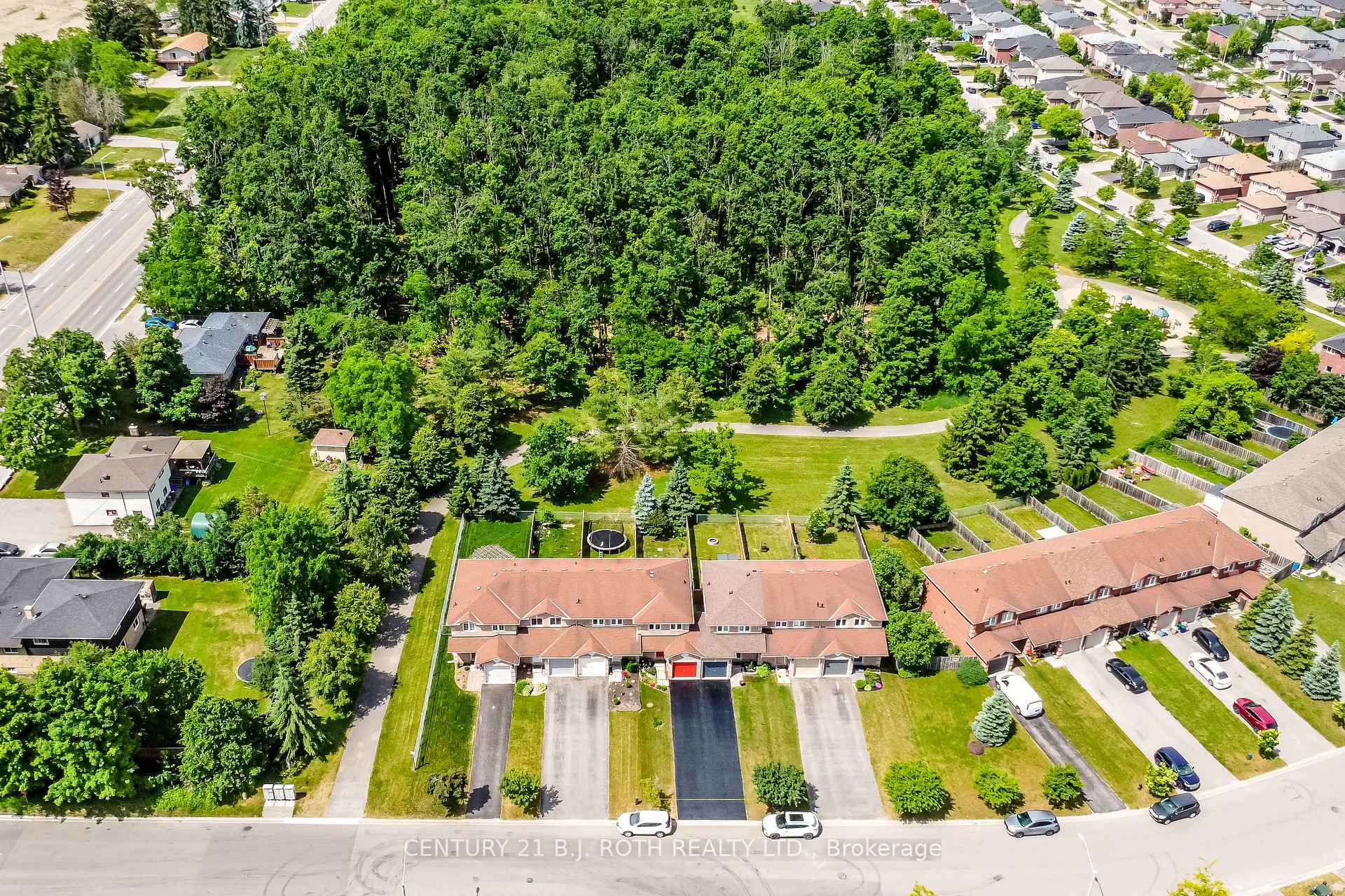 Photo 29 of 32 Goodwin Drive, Barrie, Painswick South — HOMEH