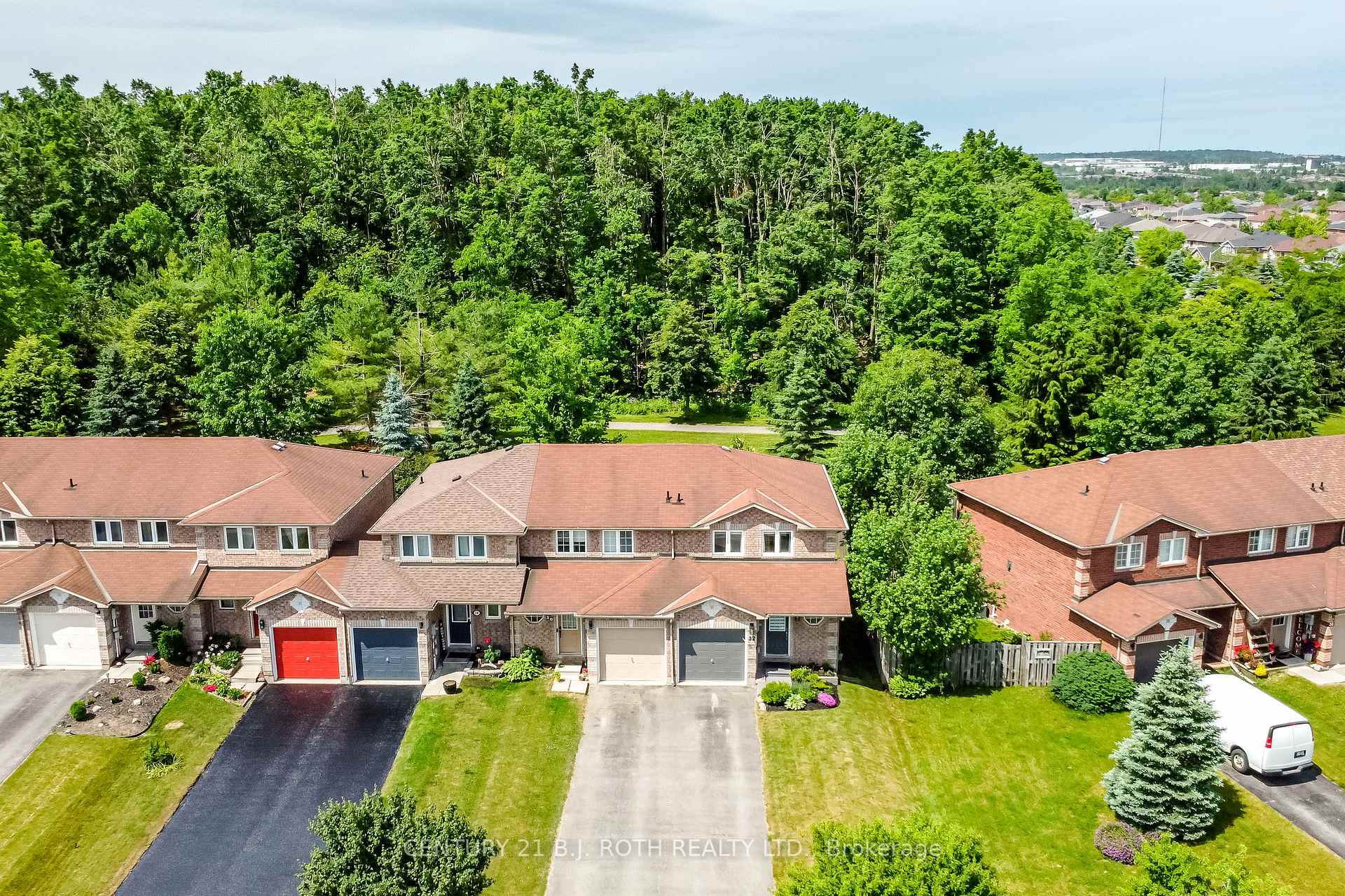 Photo 36 of 32 Goodwin Drive, Barrie, Painswick South — HOMEH