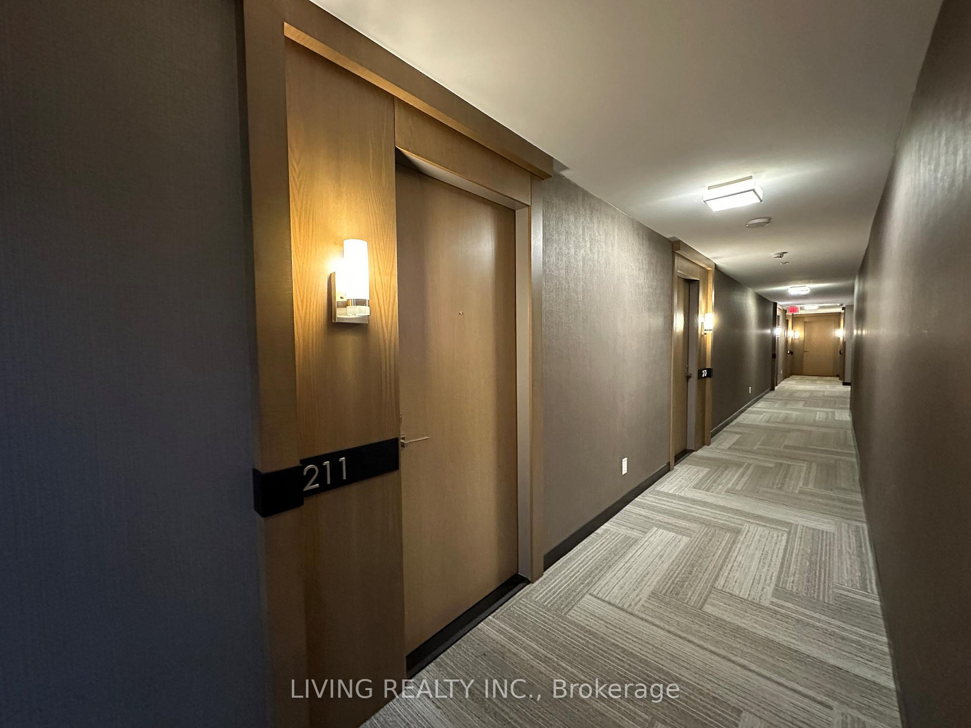 Photo 5 of Unit 211, 18 Uptown Drive, Markham, Unionville — HOMEH