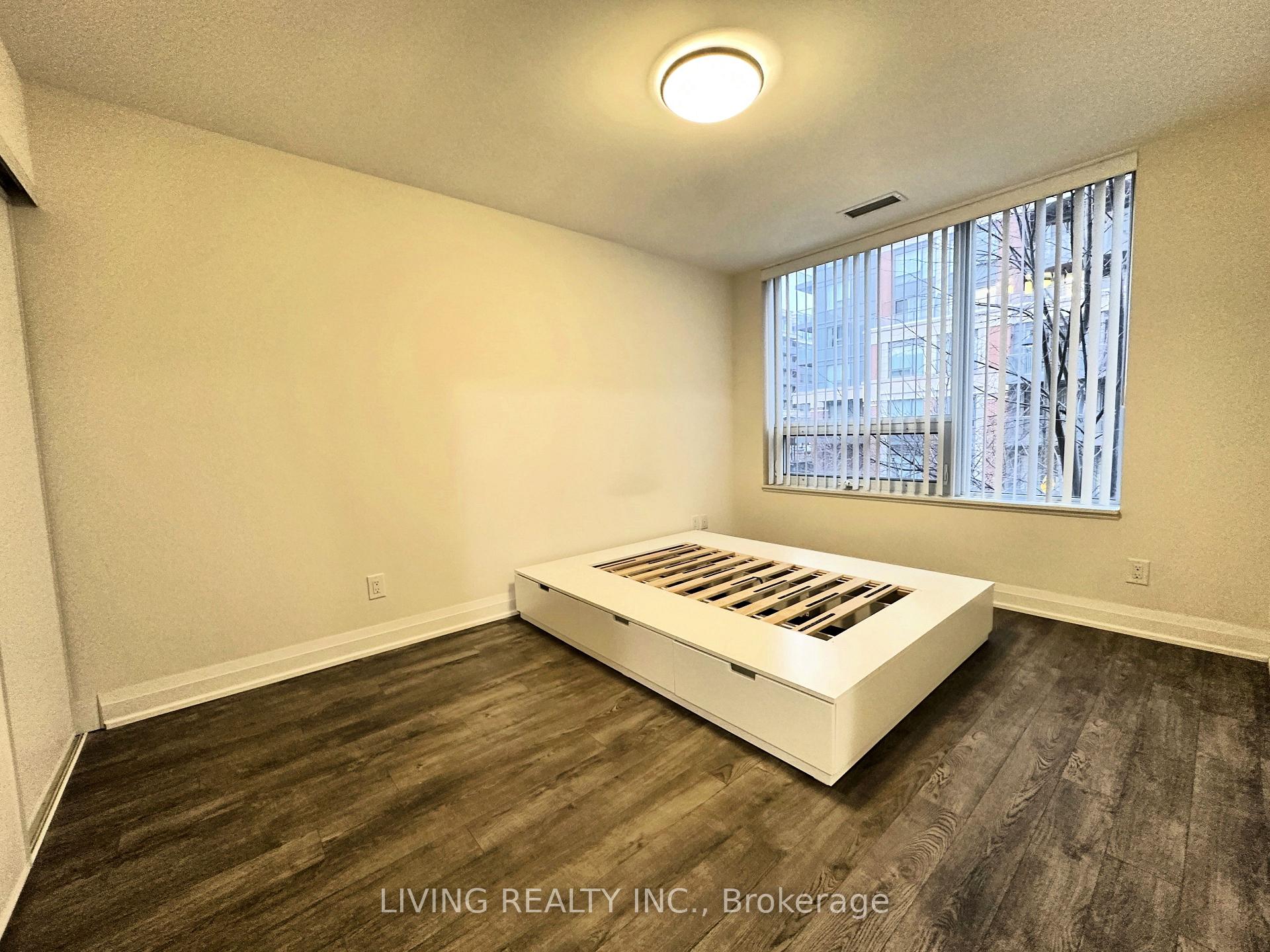 Photo 9 of Unit 211, 18 Uptown Drive, Markham, Unionville — HOMEH