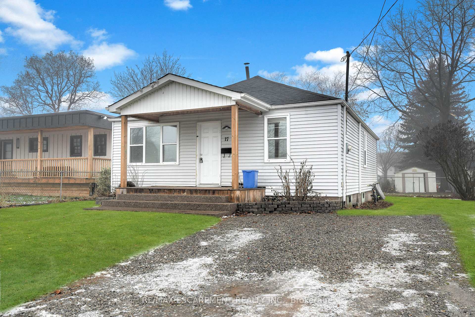 Photo 1 of 17 Lakeview Avenue, Grimsby, Grimsby Beach — HOMEH