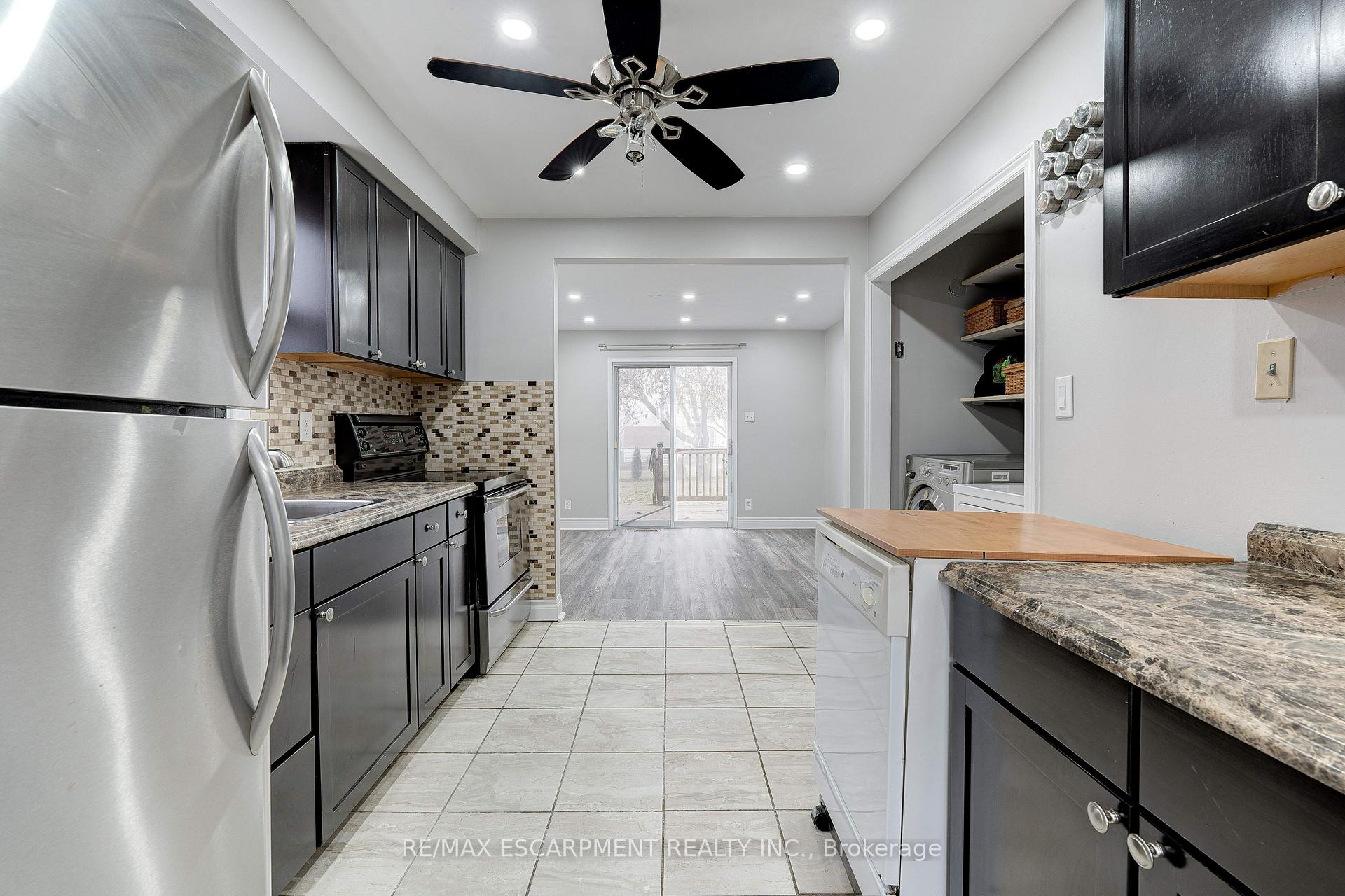 Photo 5 of 17 Lakeview Avenue, Grimsby, Grimsby Beach — HOMEH