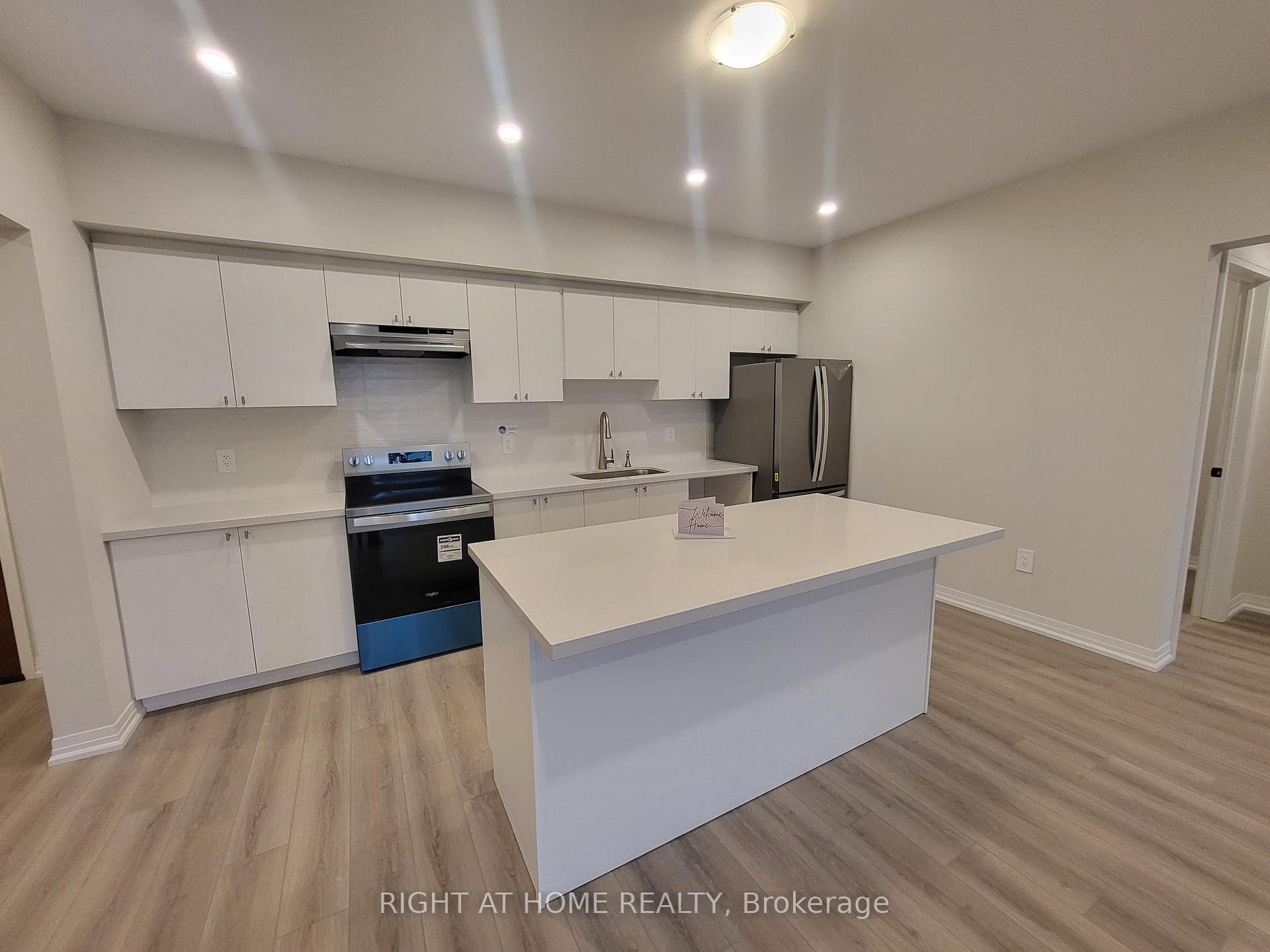 Photo 15 of Unit 415, 15 Kneeshaw Drive, Barrie, Rural Barrie Southeast — HOMEH