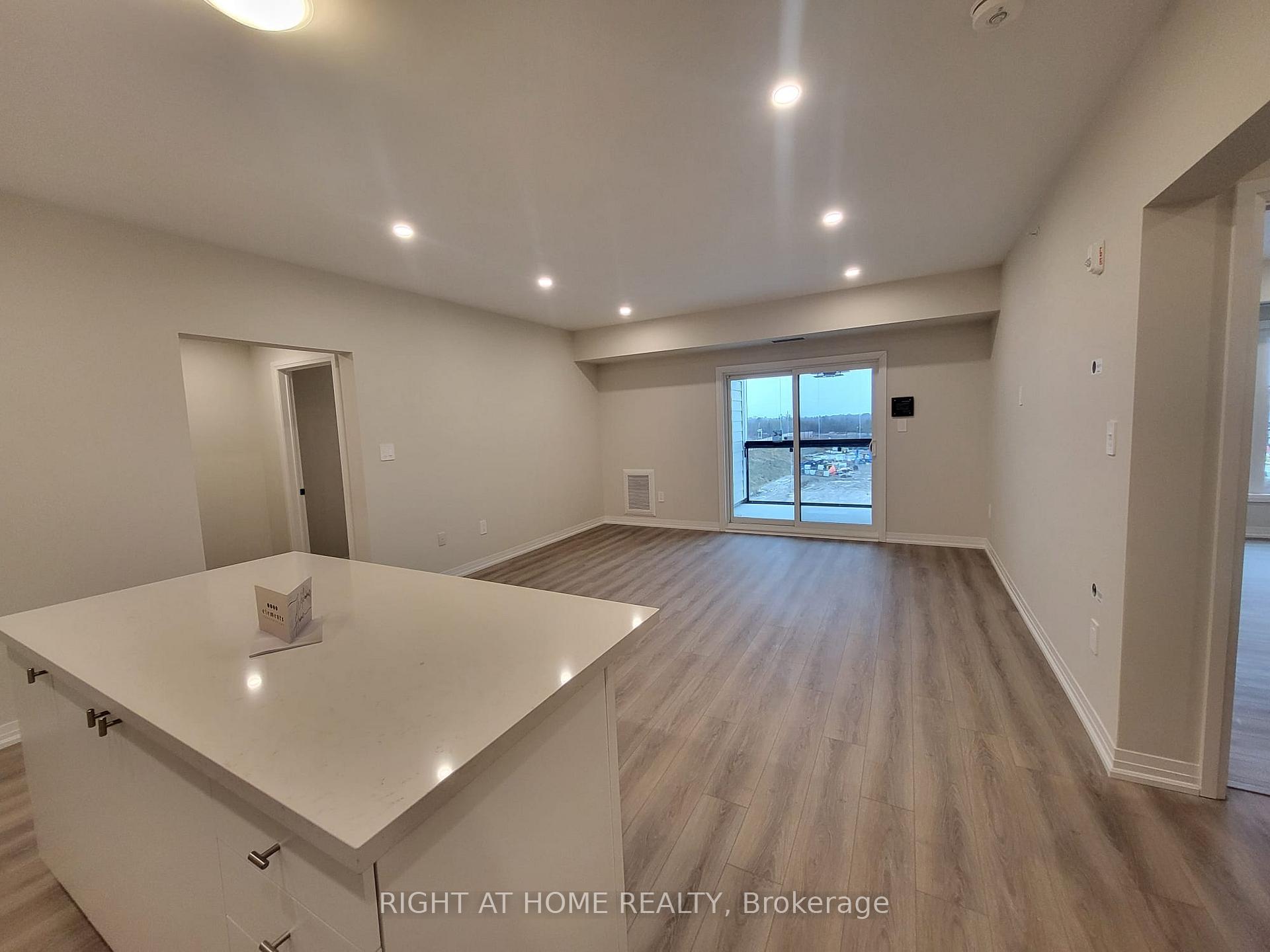 Photo 13 of Unit 415, 15 Kneeshaw Drive, Barrie, Rural Barrie Southeast — HOMEH