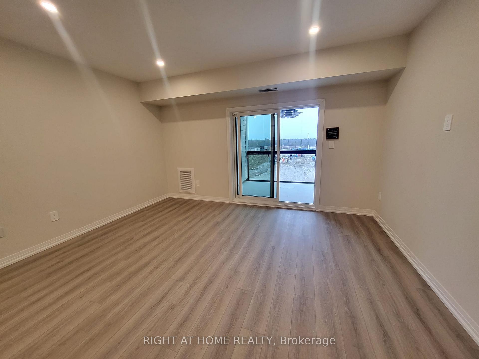 Photo 4 of Unit 415, 15 Kneeshaw Drive, Barrie, Rural Barrie Southeast — HOMEH