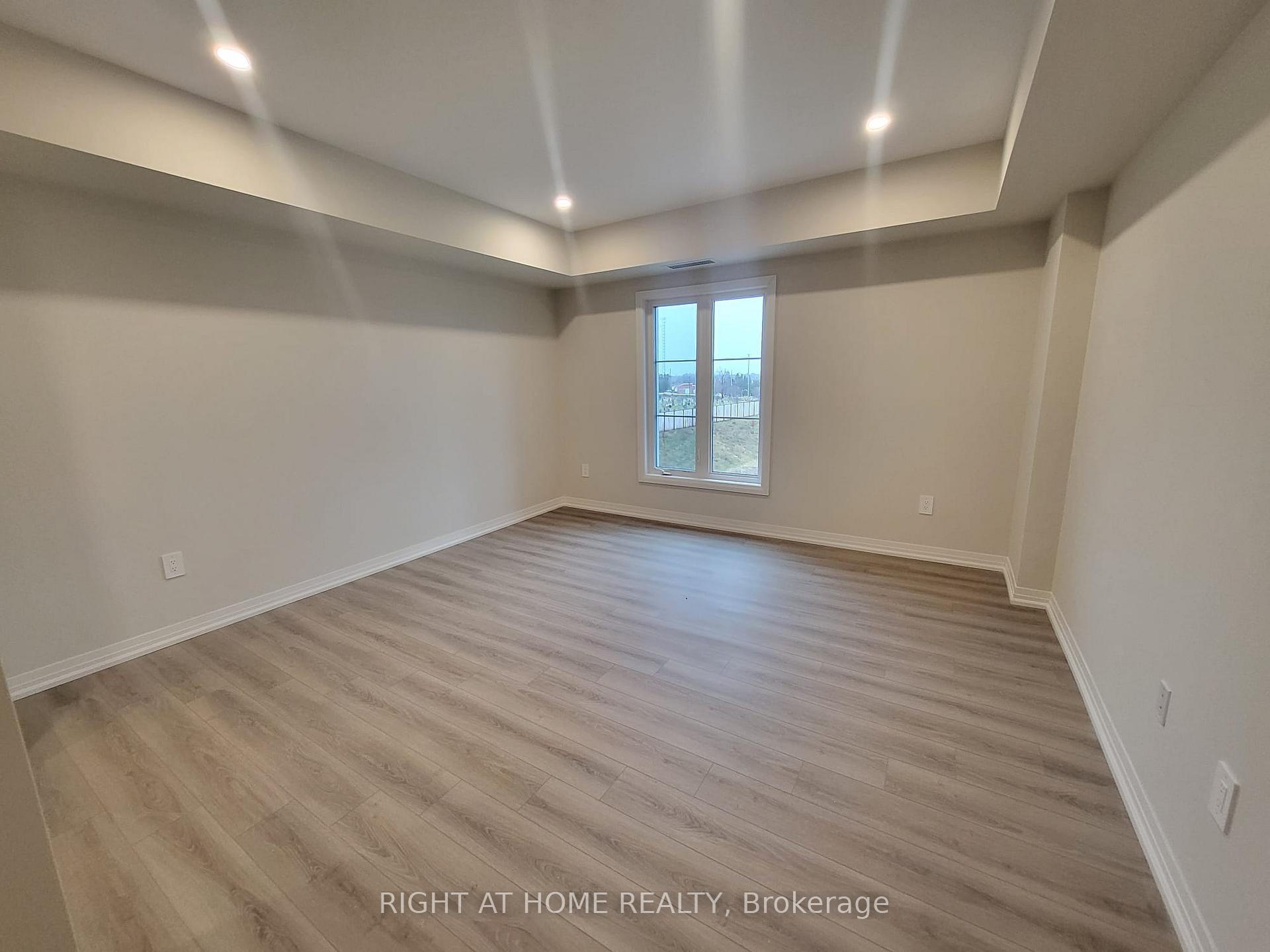 Photo 12 of Unit 415, 15 Kneeshaw Drive, Barrie, Rural Barrie Southeast — HOMEH