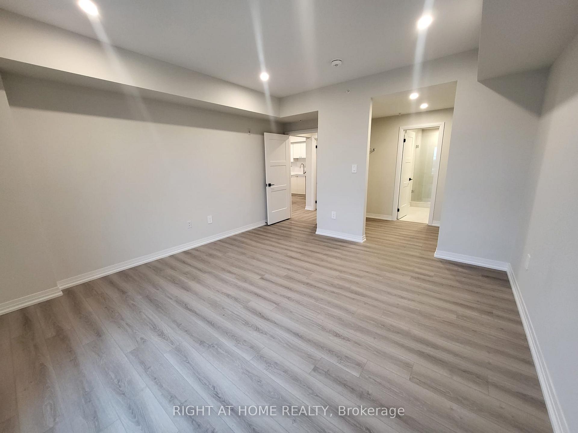 Photo 10 of Unit 415, 15 Kneeshaw Drive, Barrie, Rural Barrie Southeast — HOMEH