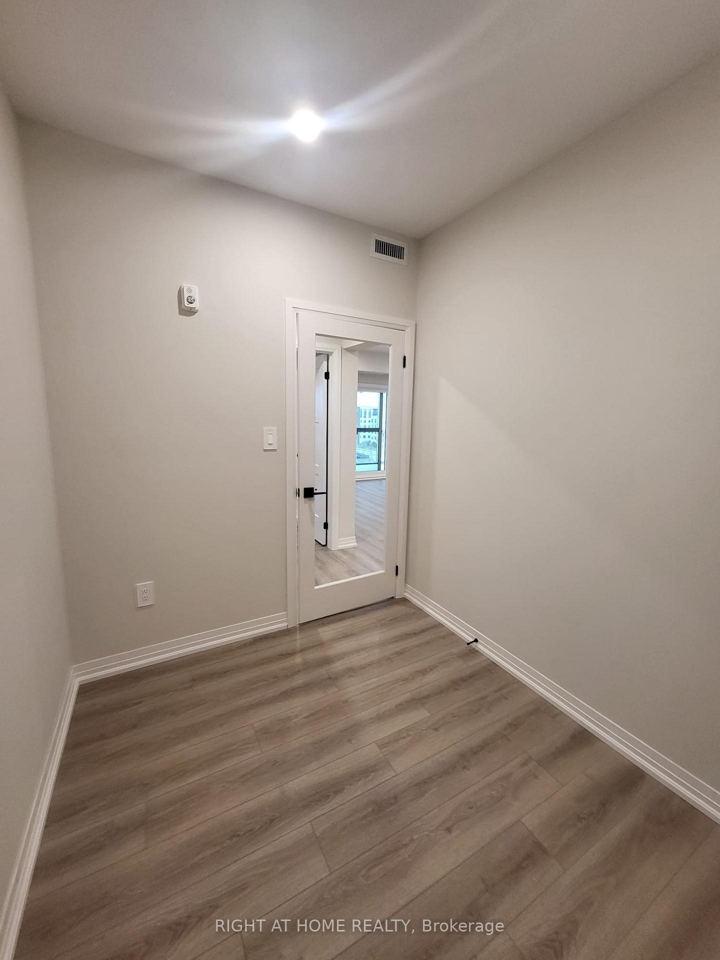 Photo 18 of Unit 415, 15 Kneeshaw Drive, Barrie, Rural Barrie Southeast — HOMEH