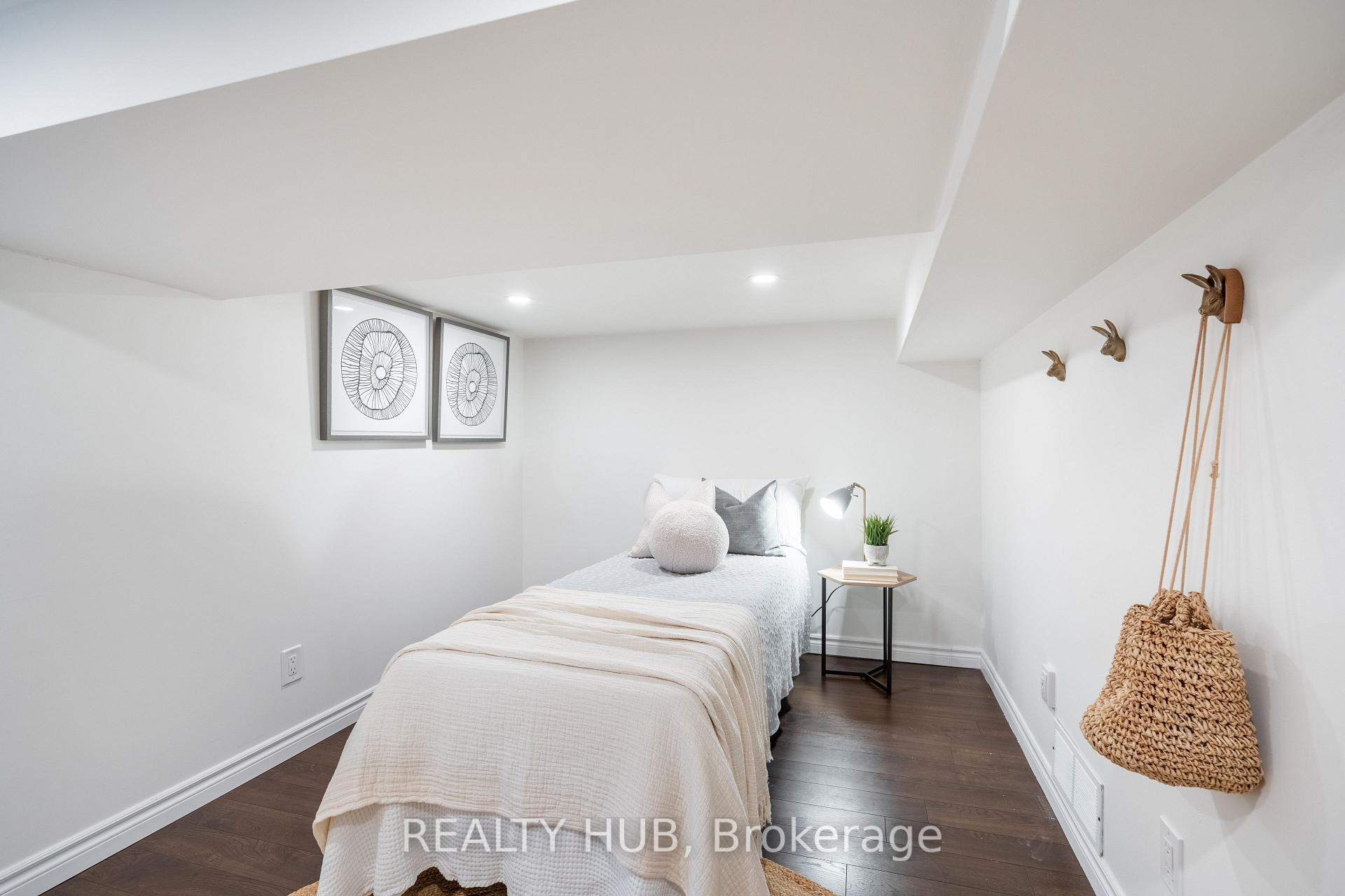 Photo 9 of 162 Avondale Street, Hamilton, Crown Point — HOMEH