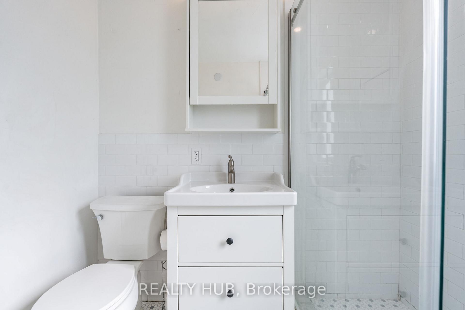 Photo 18 of 162 Avondale Street, Hamilton, Crown Point — HOMEH