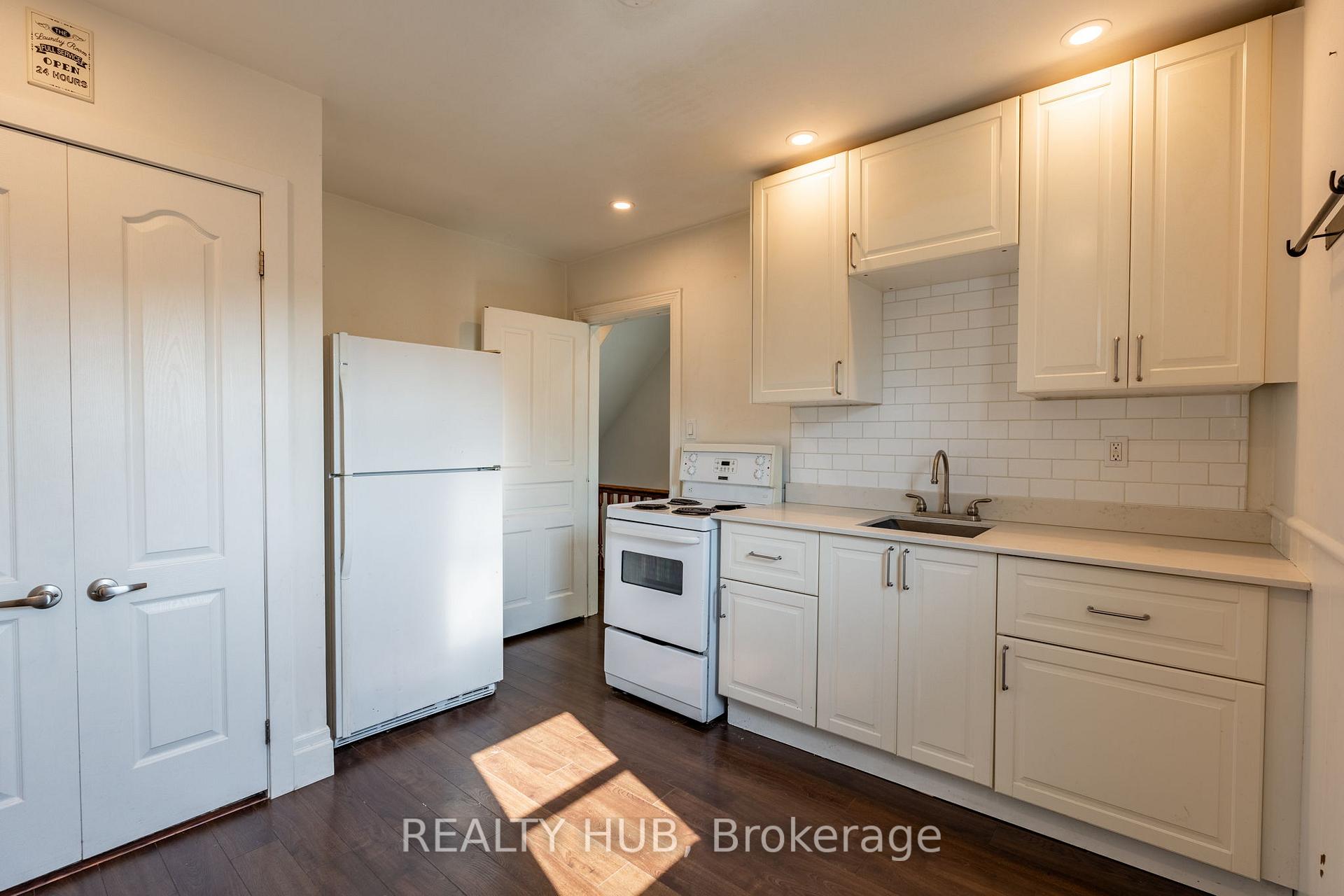 Photo 12 of 162 Avondale Street, Hamilton, Crown Point — HOMEH