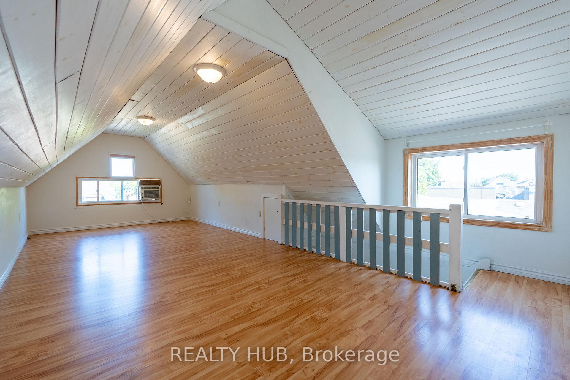 Photo 34 of 162 Avondale Street, Hamilton, Crown Point — HOMEH