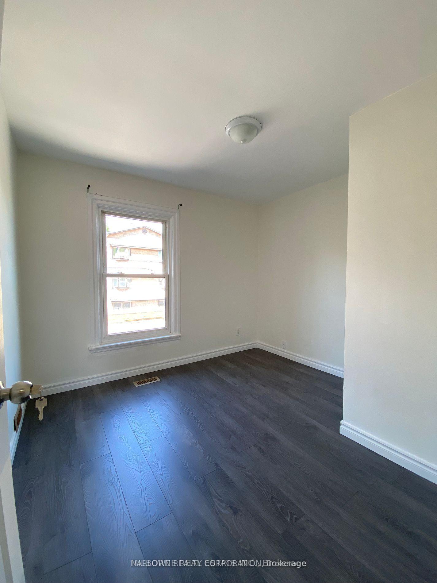 Photo 6 of Unit 2, 546 Barton Street E, Hamilton, Gibson — HOMEH