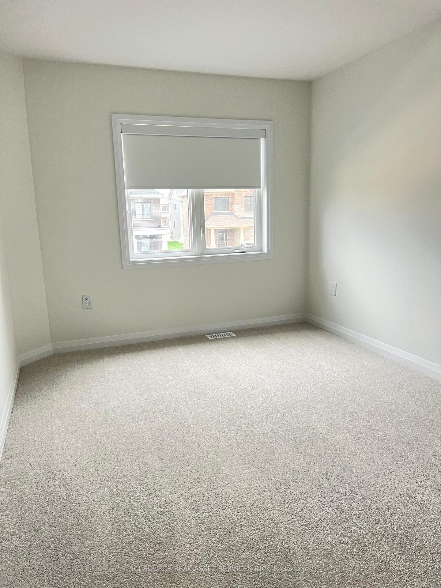 Photo 6 of 133 Granville Crescent, Haldimand — HOMEH