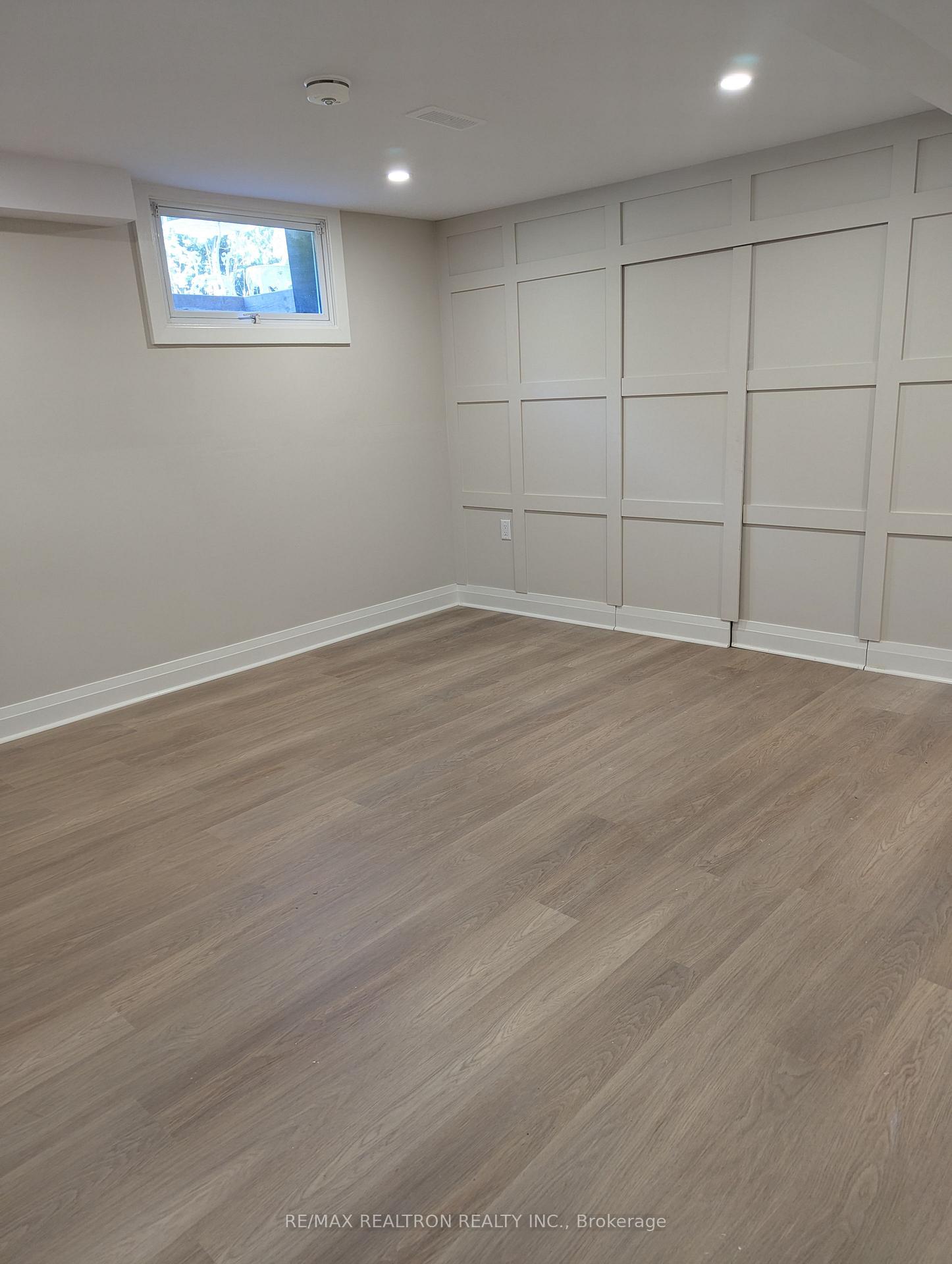 Photo 12 of 1005 Elgin Street, Newmarket, Huron Heights-Leslie Valley — HOMEH
